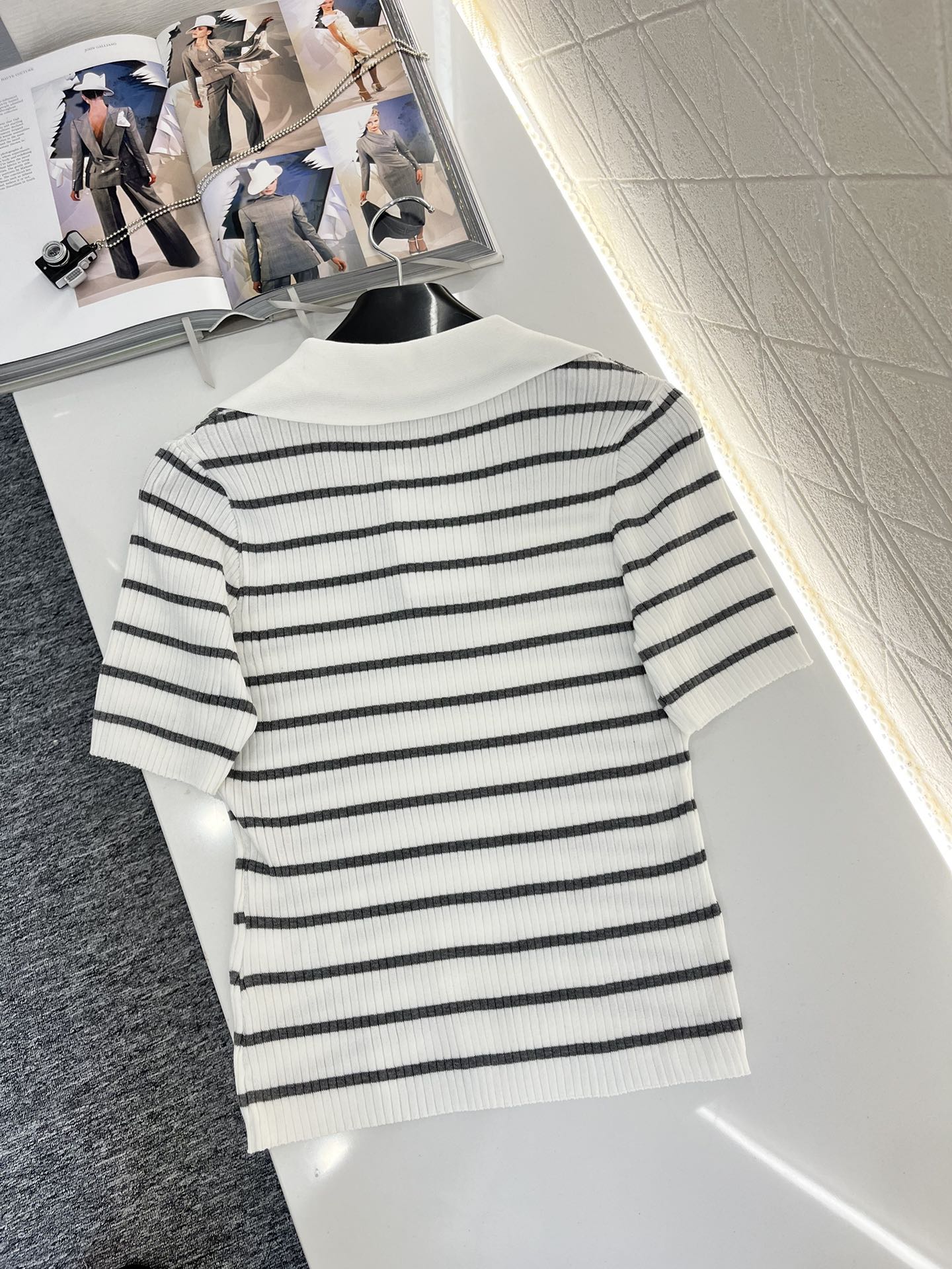 Haut en tricot rayé
