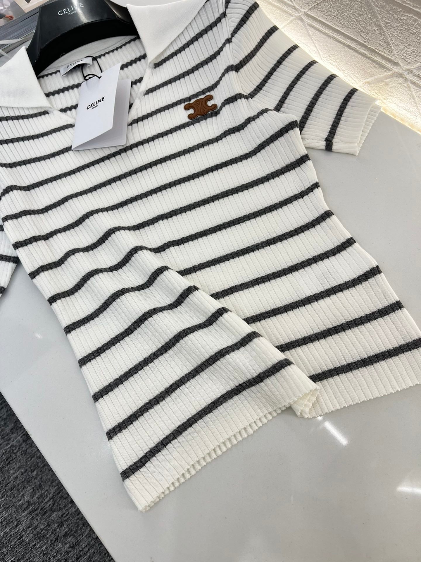 Haut en tricot rayé