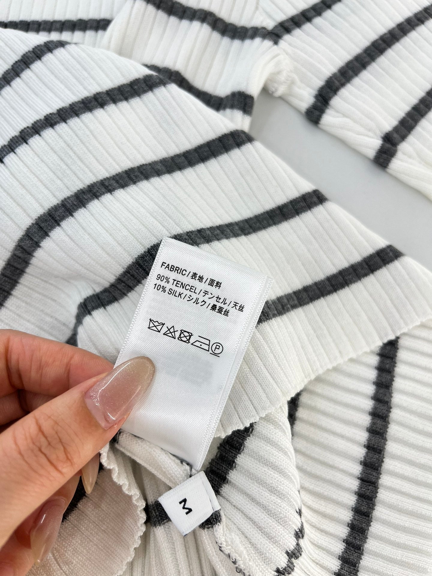 Haut en tricot rayé