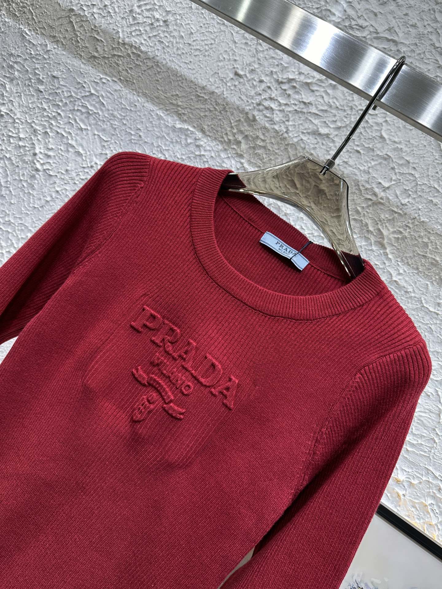 Strick-Langarmshirts mit 3D-Stahldruck