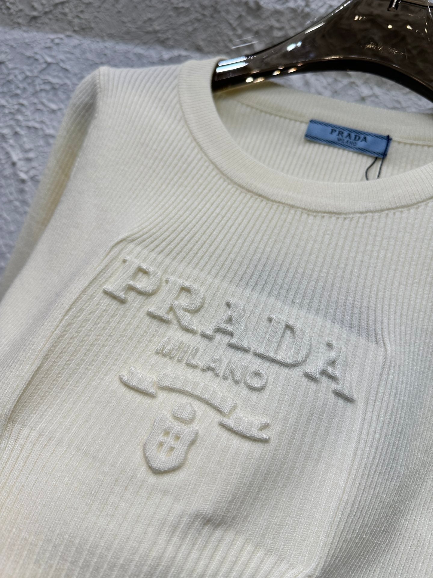 Strick-Langarmshirts mit 3D-Stahldruck