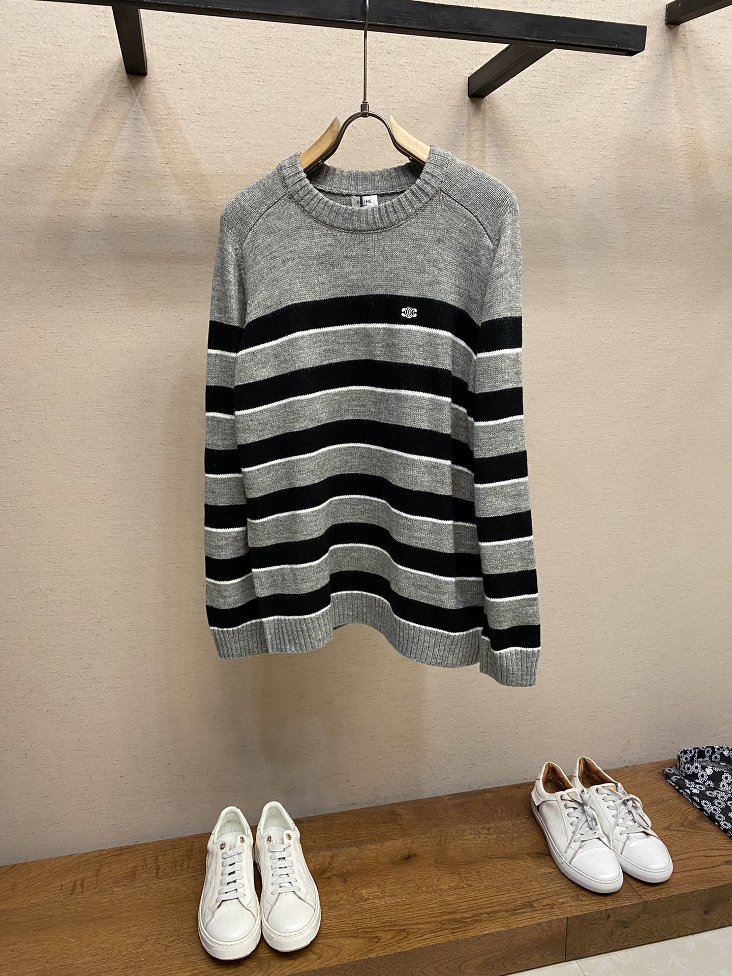 Gestreifter Wollpullover
