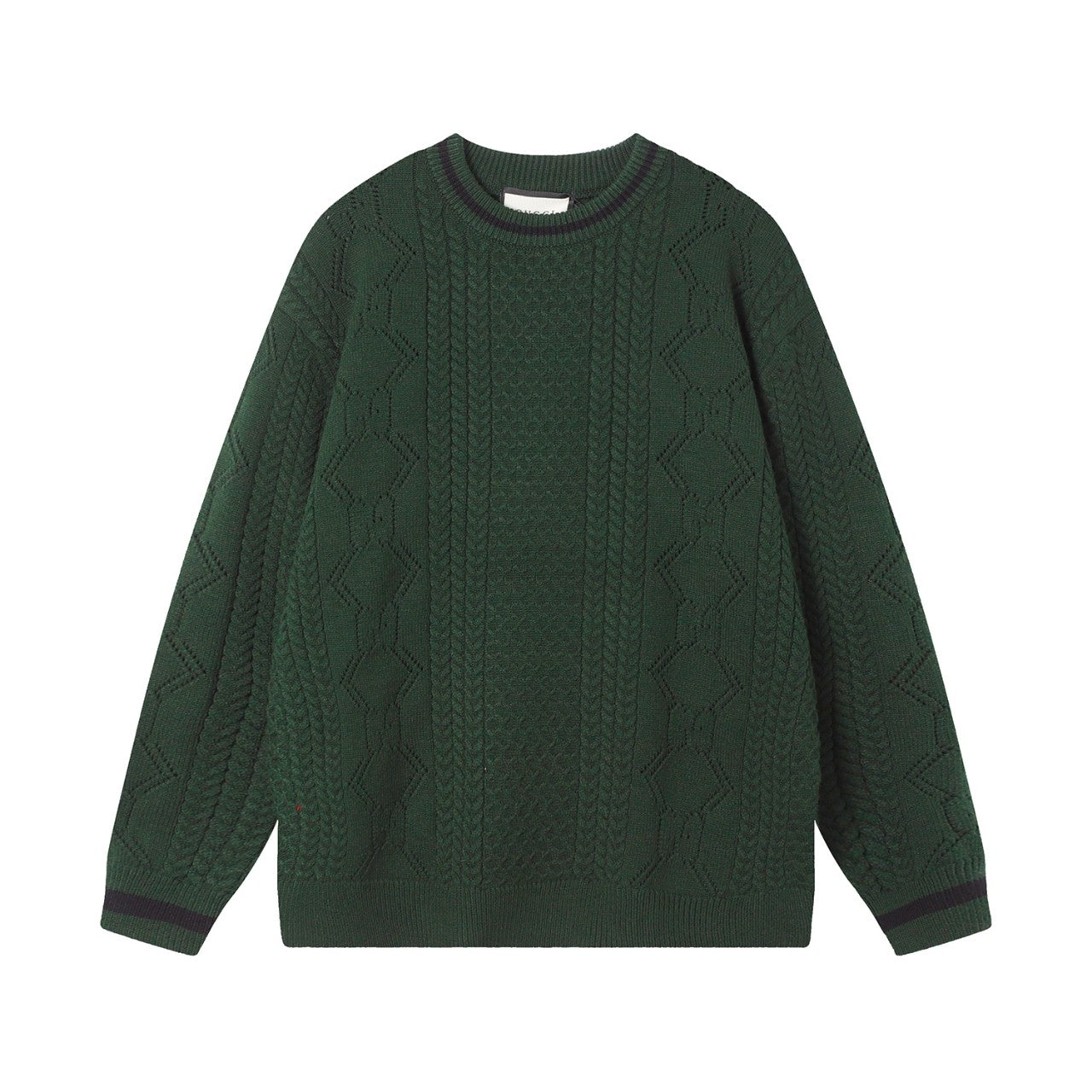 Pull à découpes torsadées