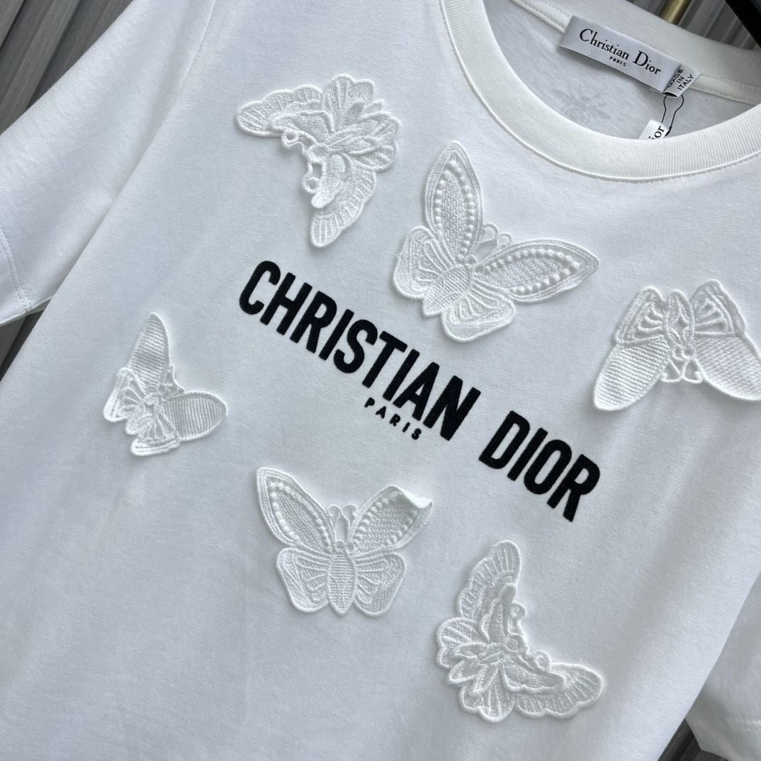 Kurze Ärmel mit Schmetterlingsstickerei