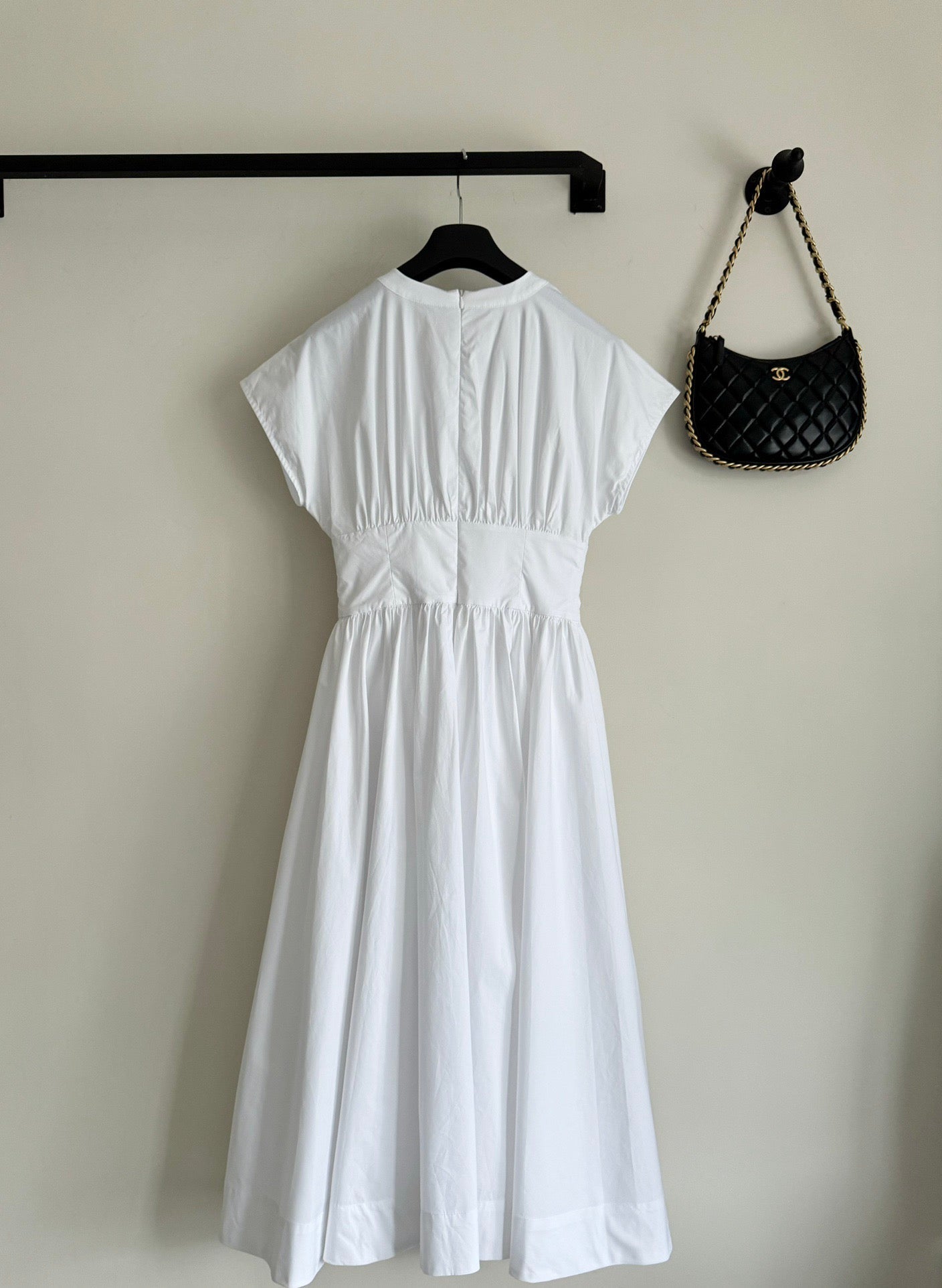 Robe jupe blanche cintrée