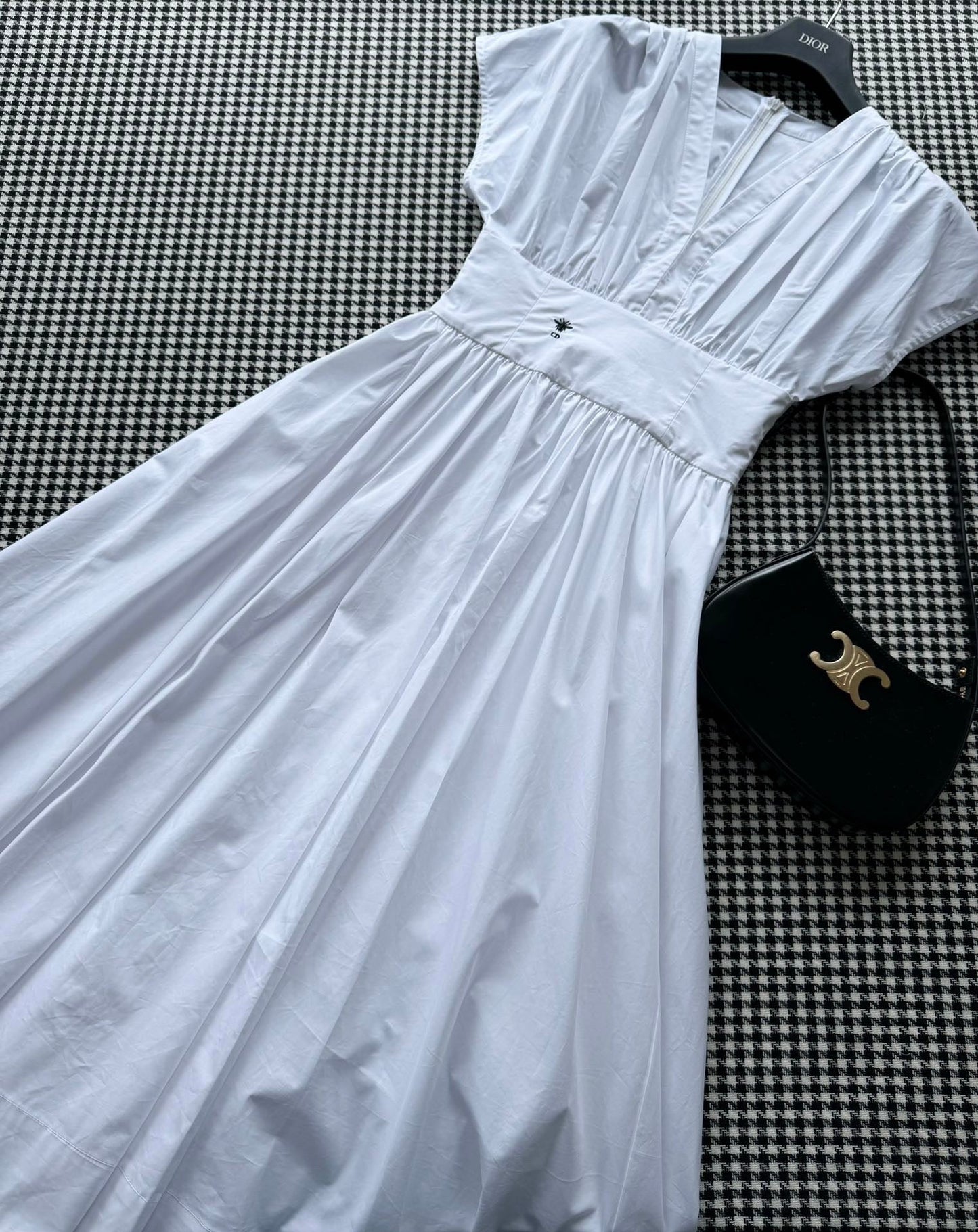 Robe jupe blanche cintrée