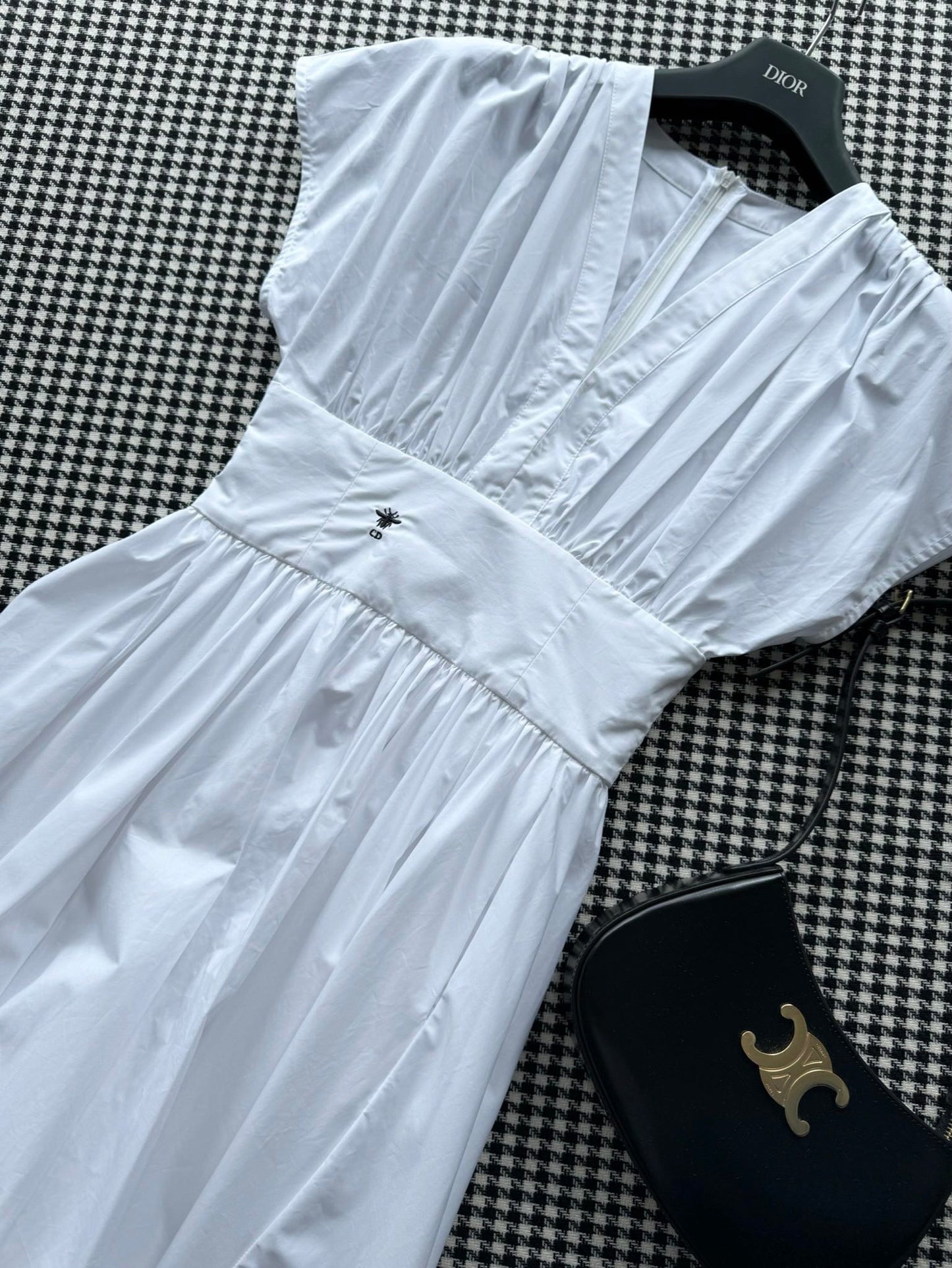 Robe jupe blanche cintrée