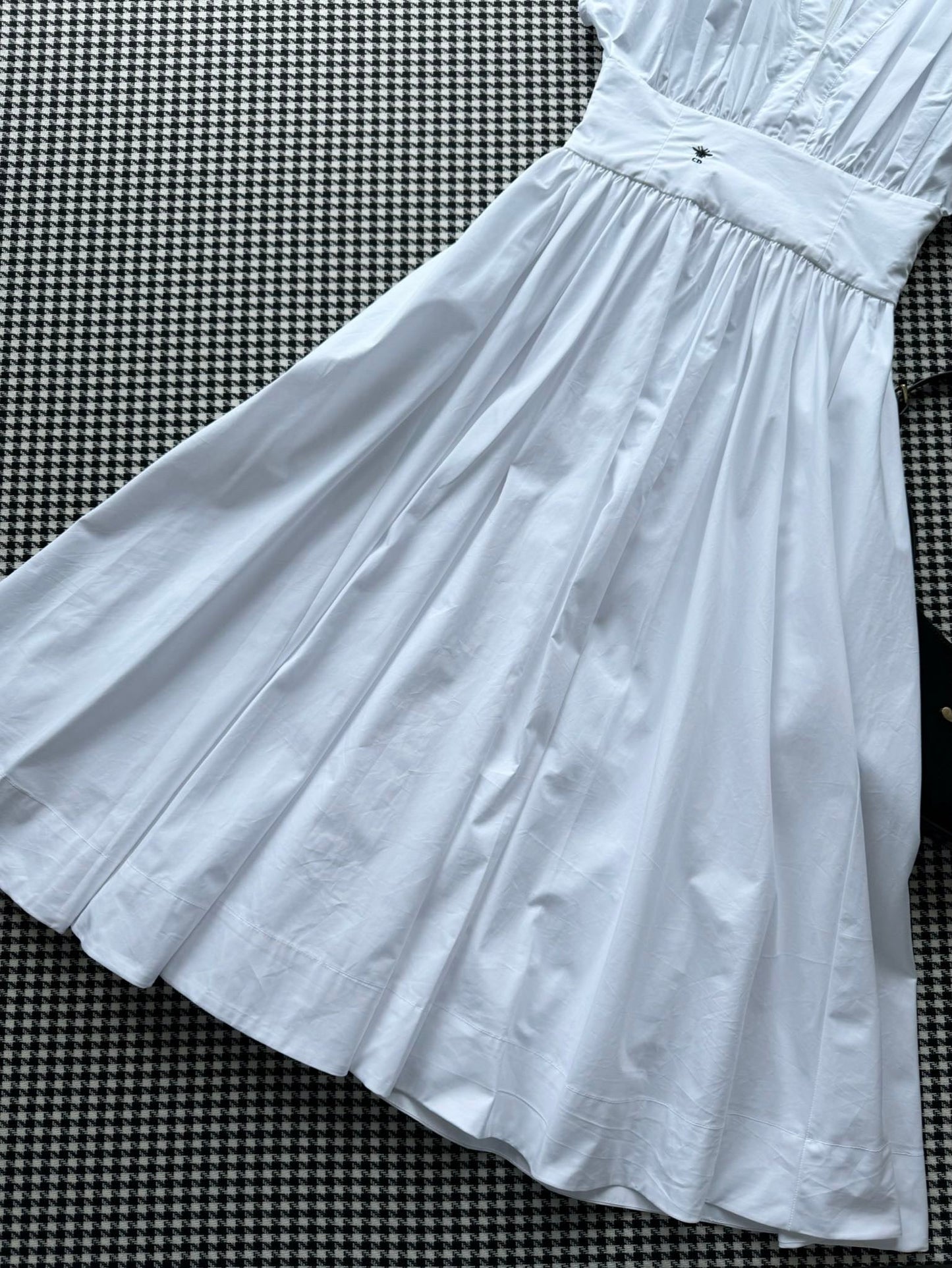Robe jupe blanche cintrée