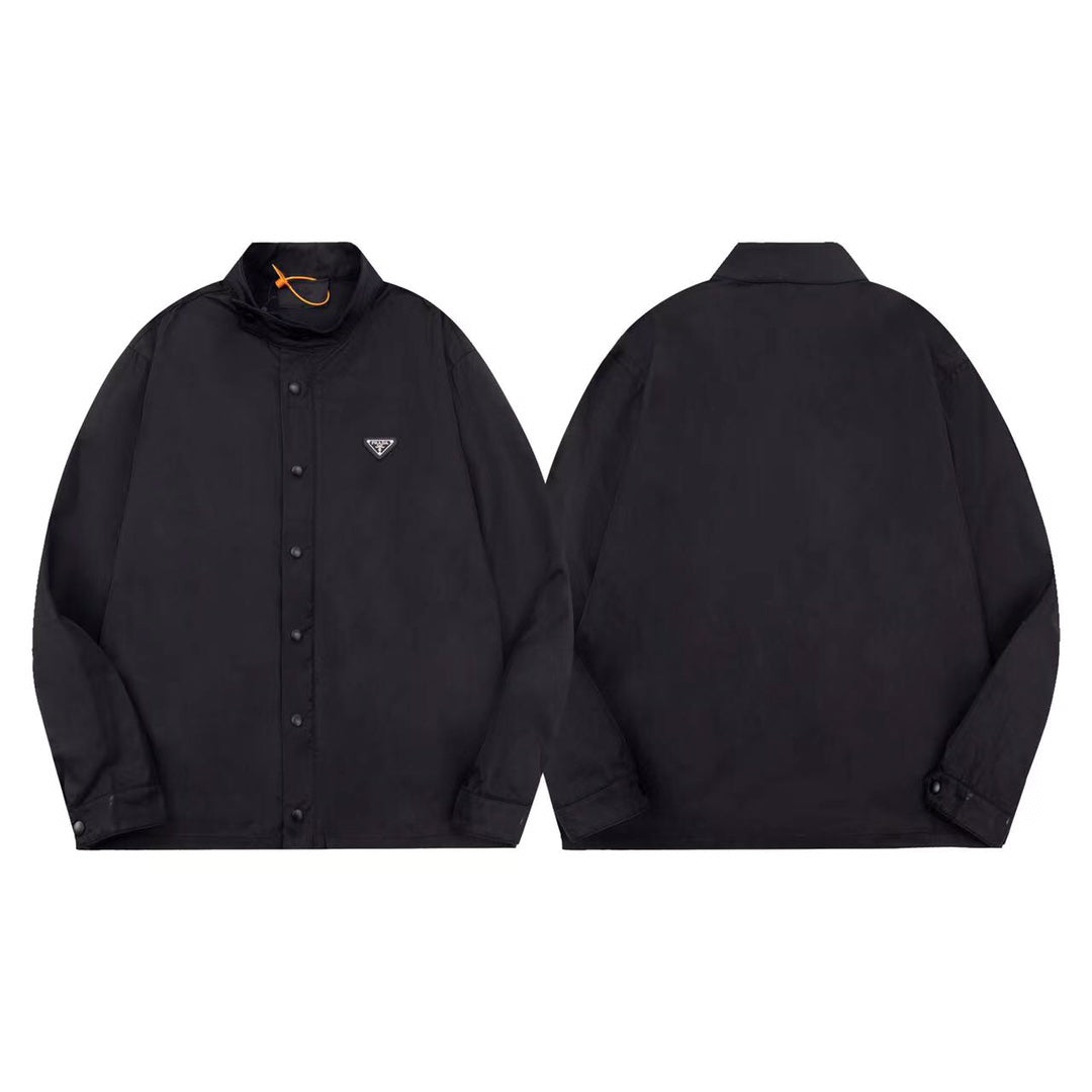 Leichte Jacke mit Dreieckslogo