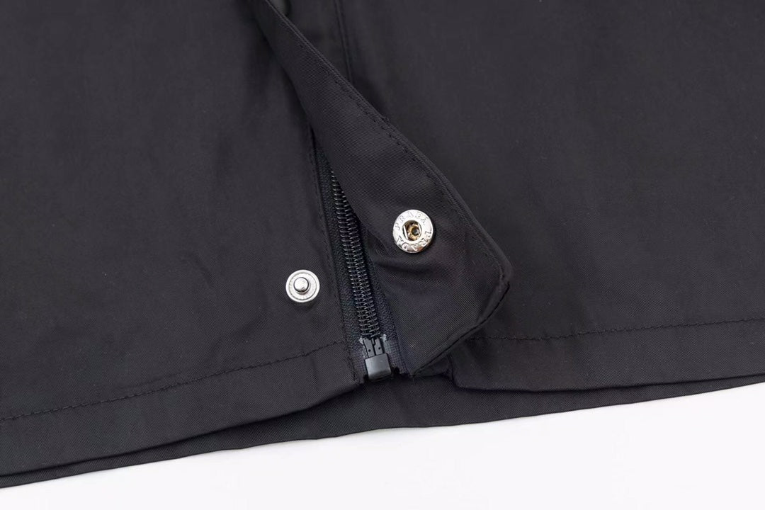 Leichte Jacke mit Dreieckslogo