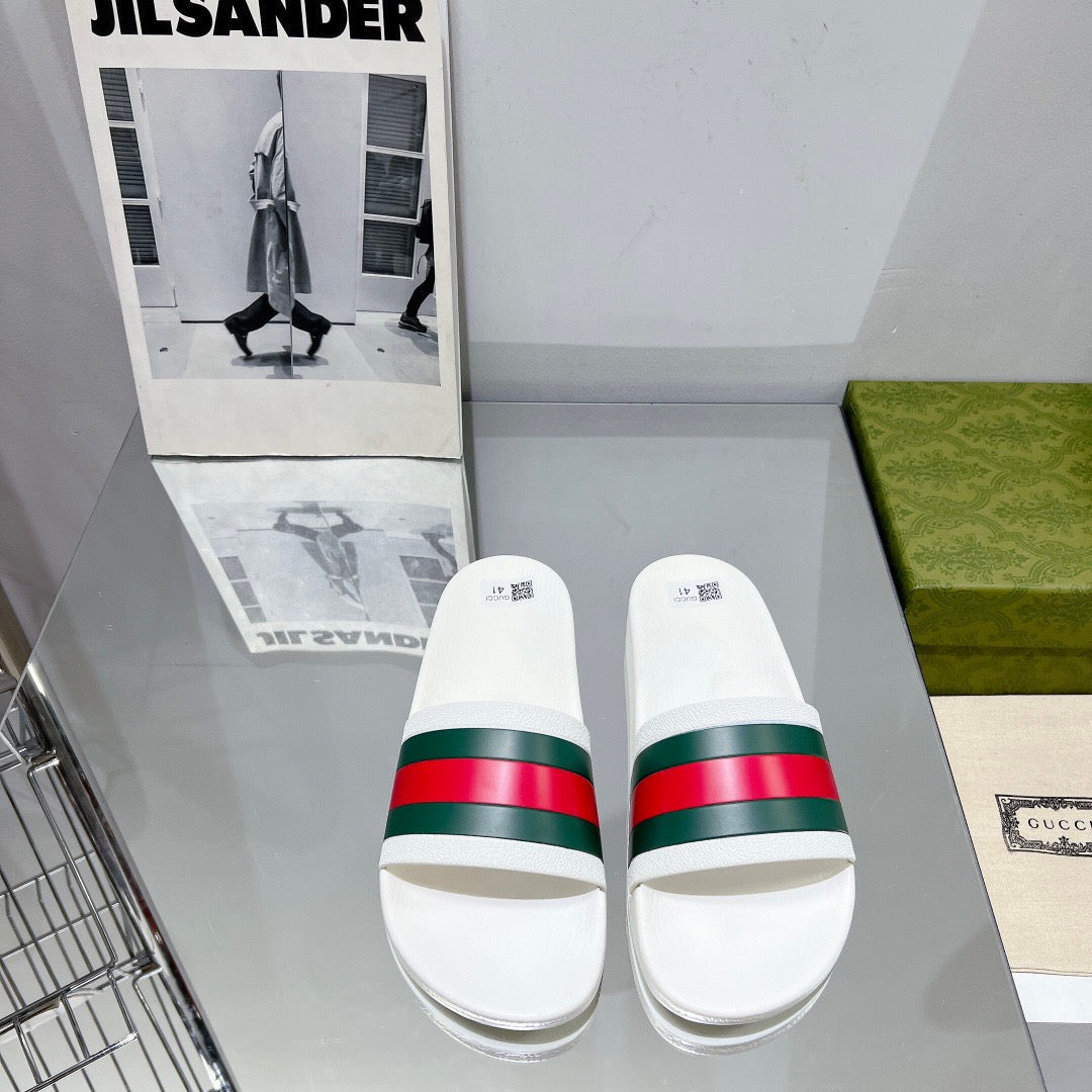 Slipper aus Webstoff