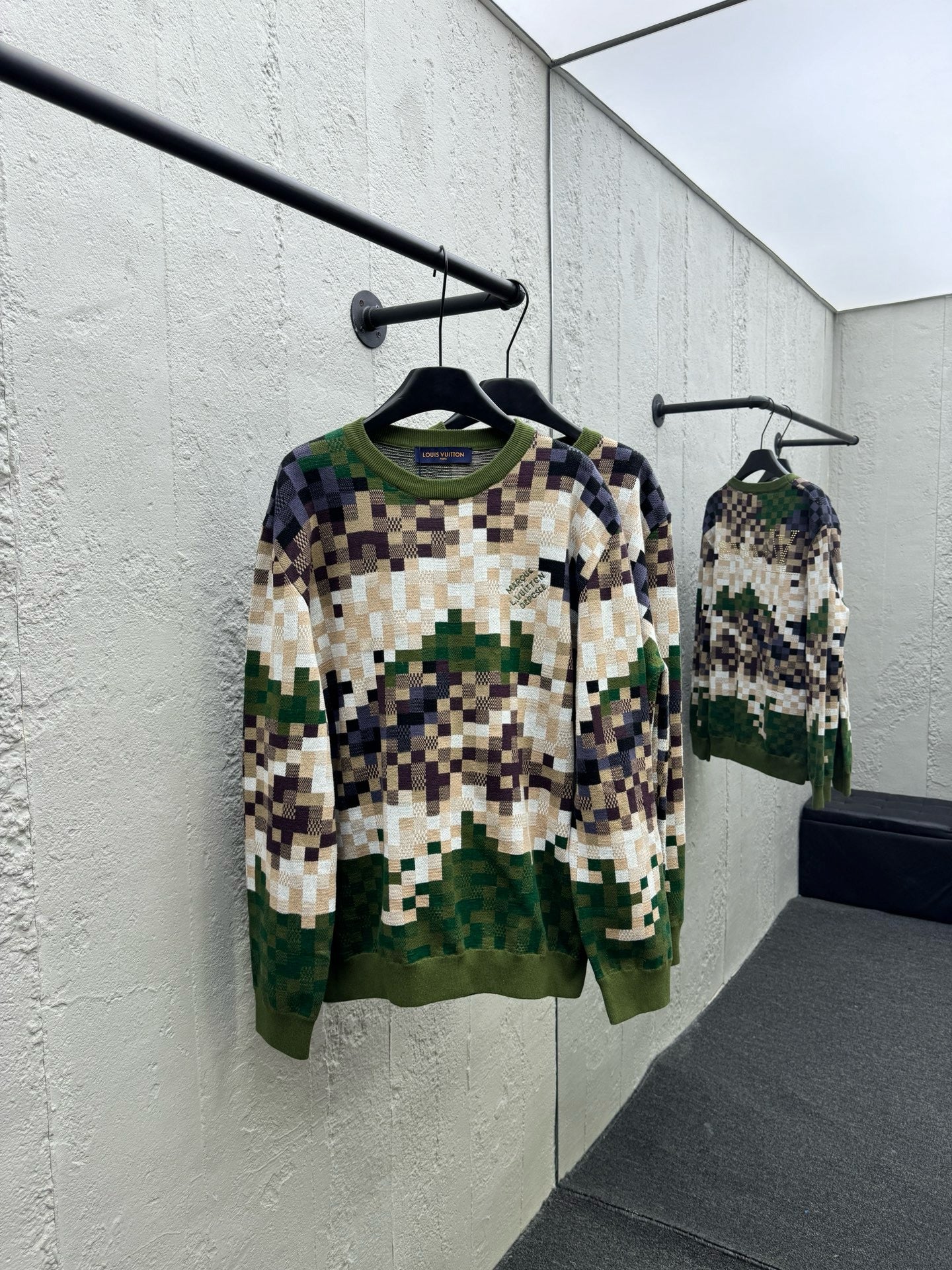Pull en maille à carreaux vert camouflage