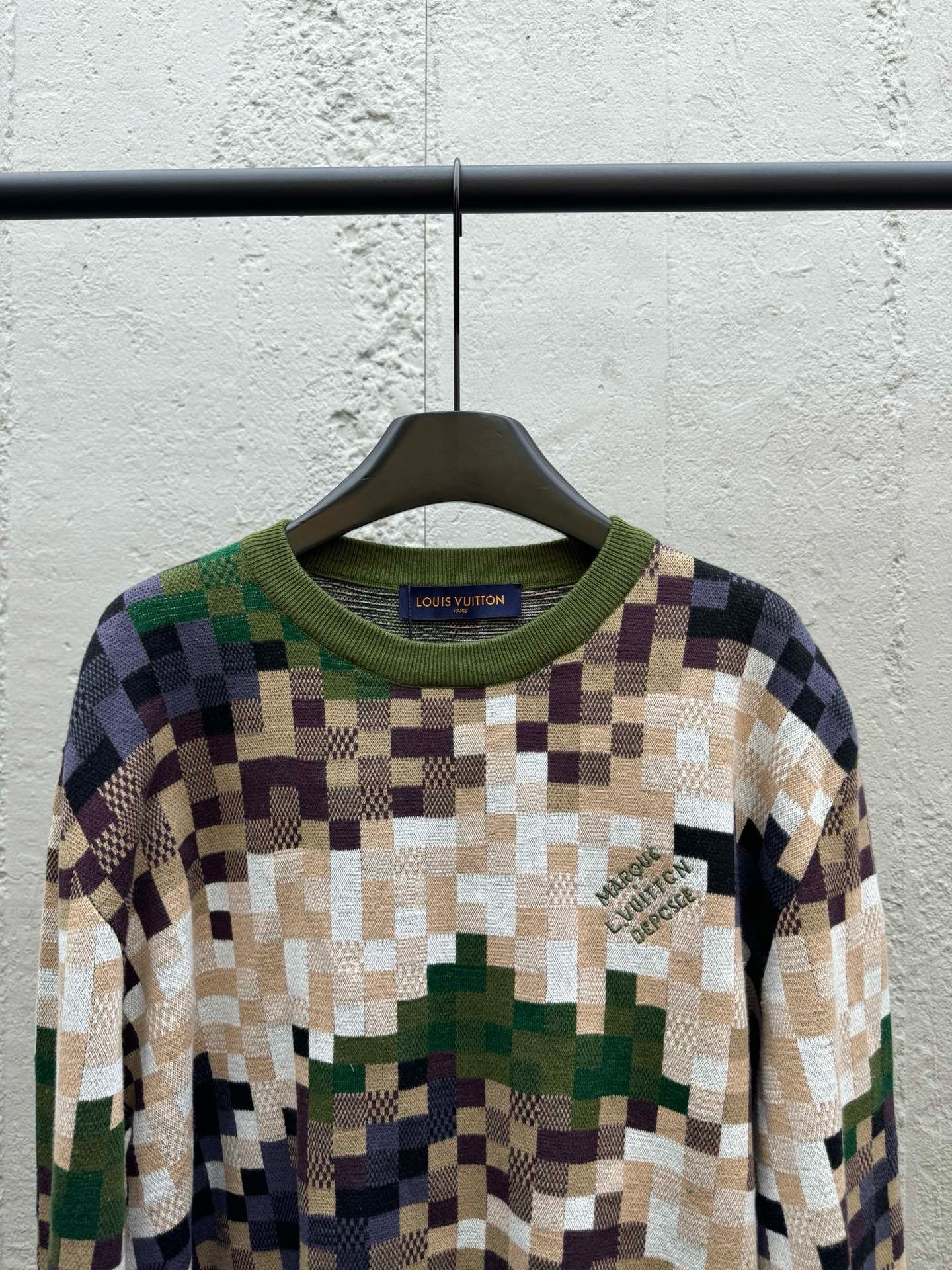 Pull en maille à carreaux vert camouflage