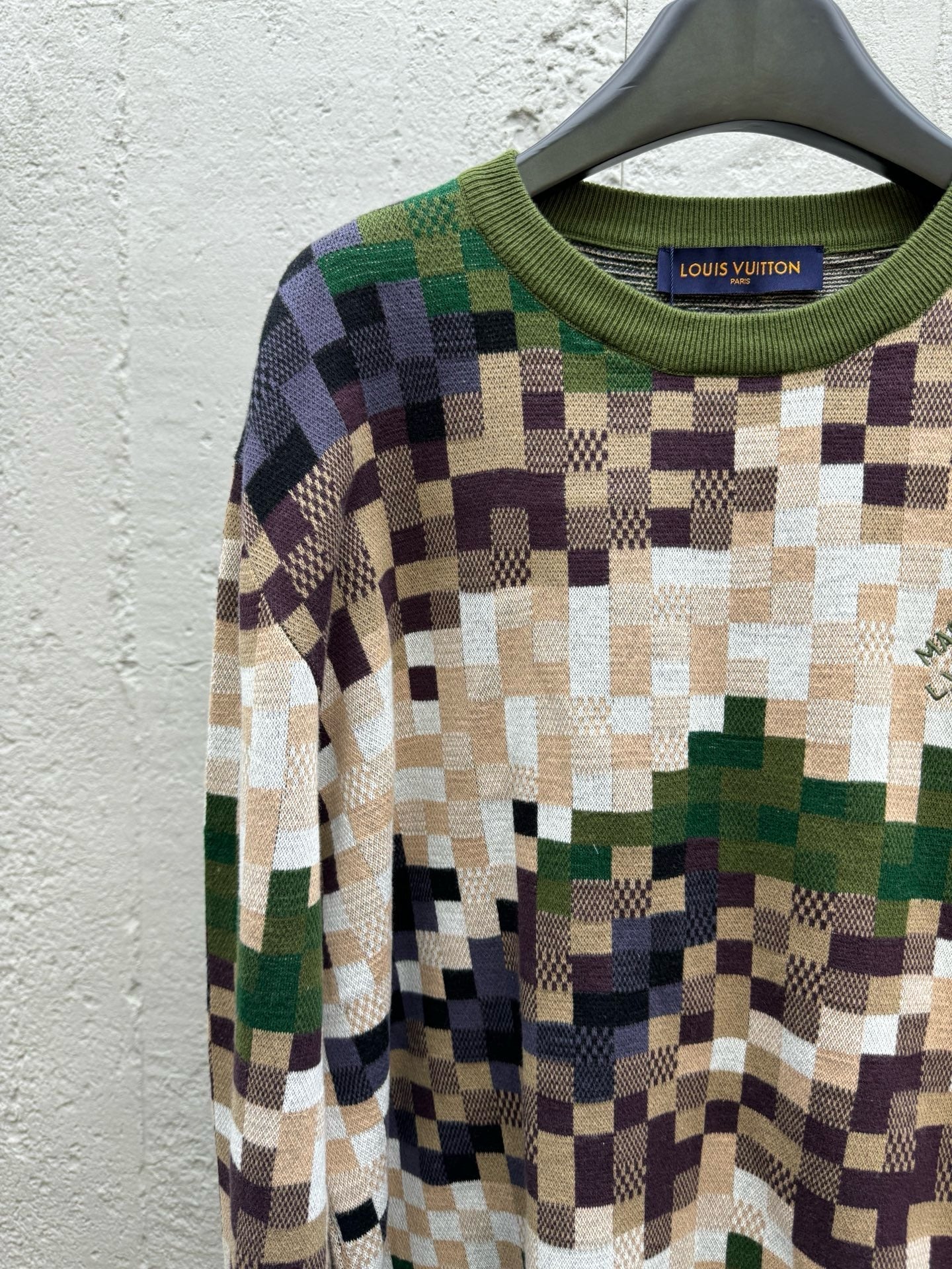 Pull en maille à carreaux vert camouflage
