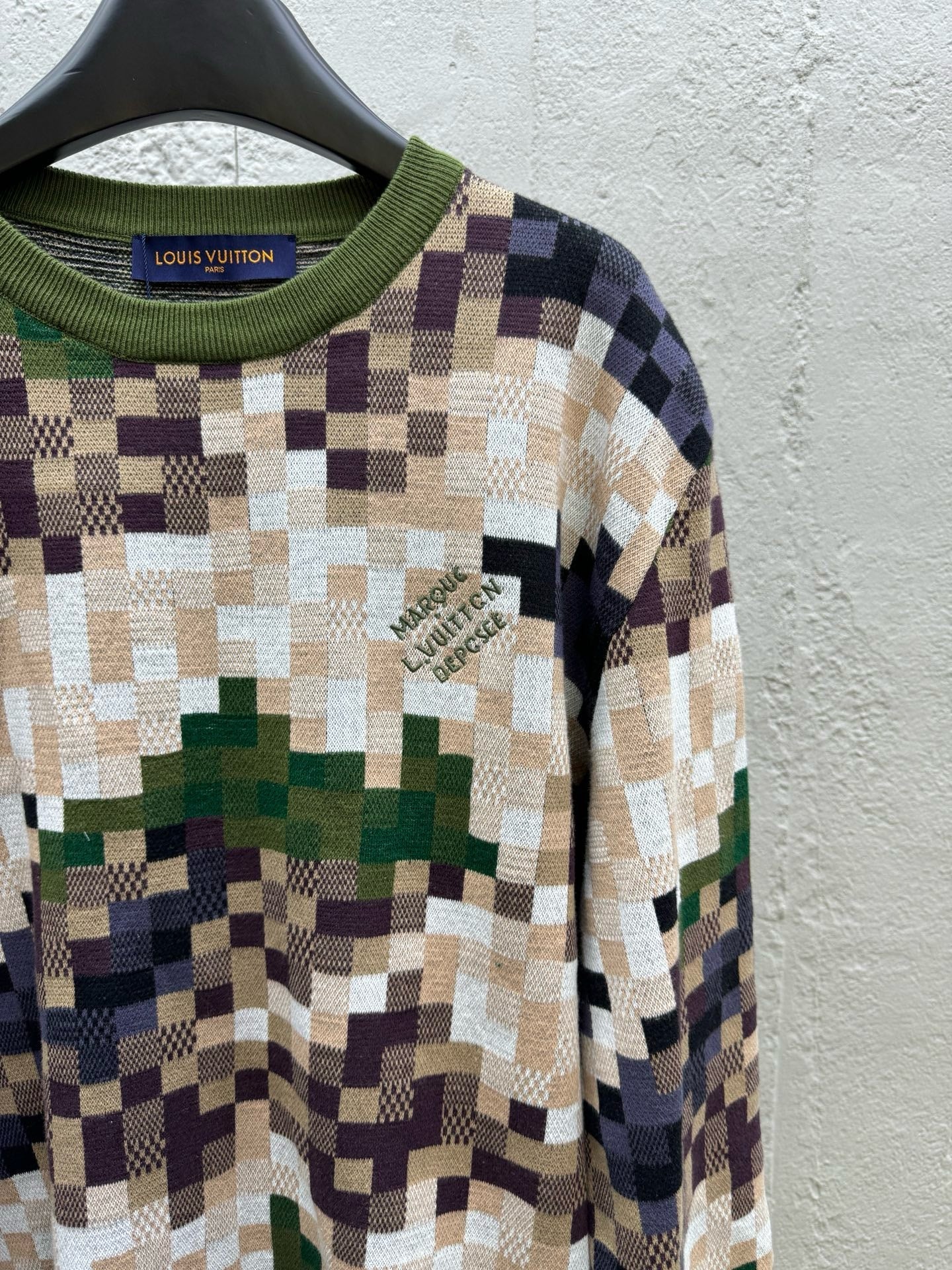 Pull en maille à carreaux vert camouflage