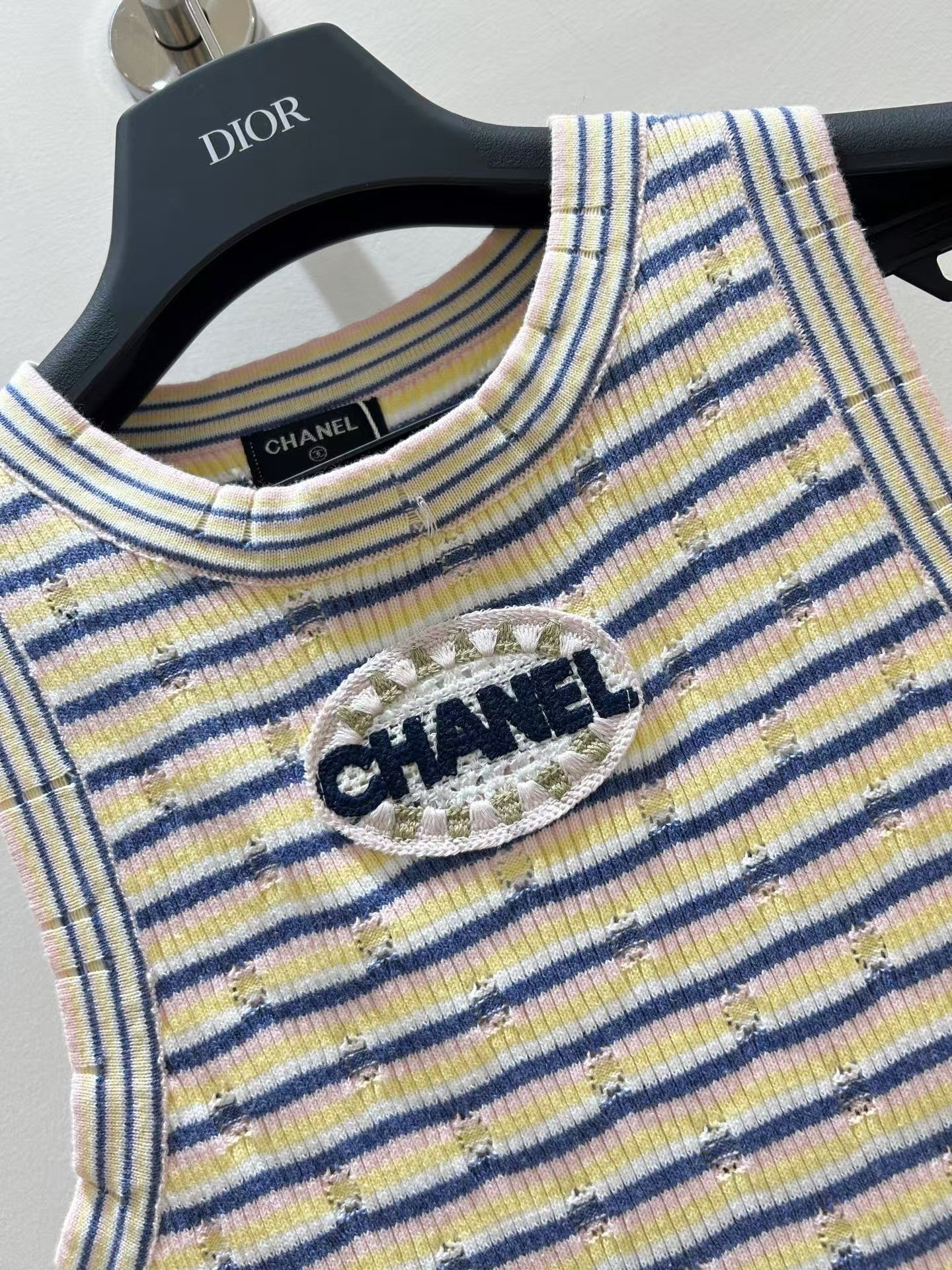 gilet sans manches rayé