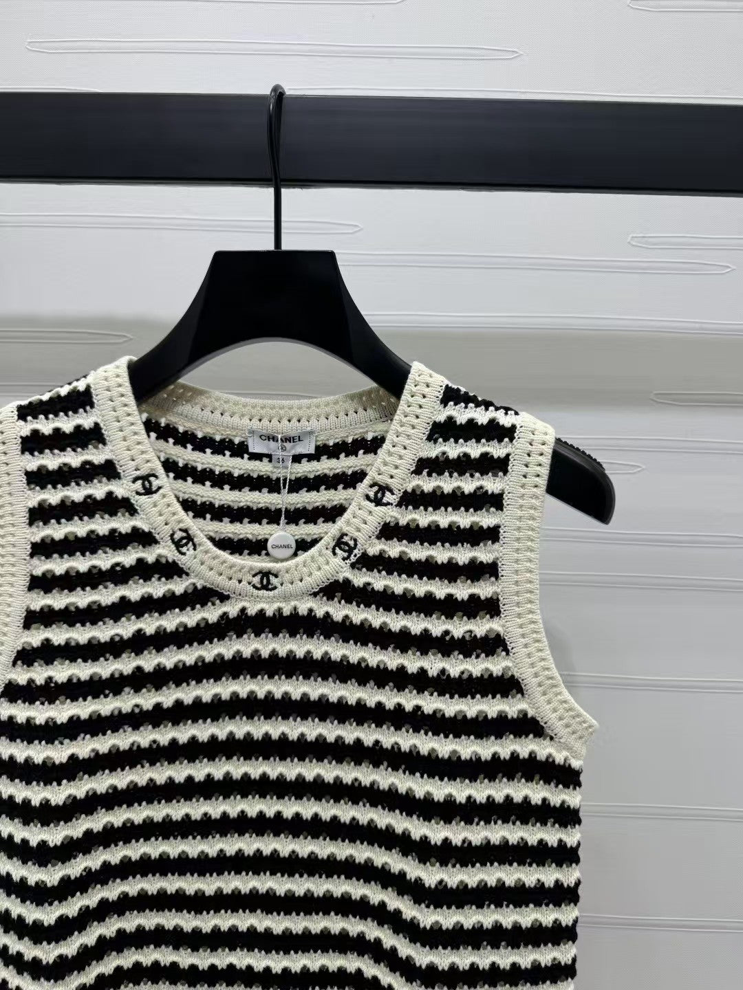 Gilet en tricot rayé