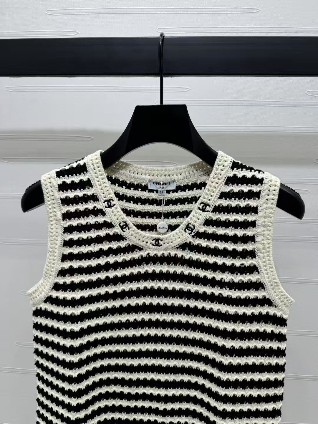 Gilet en tricot rayé