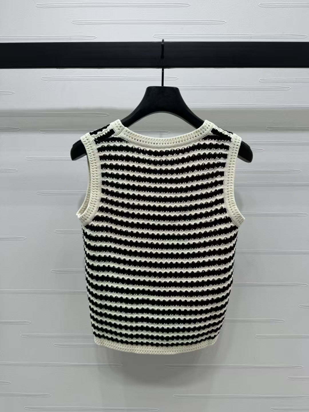 Gilet en tricot rayé