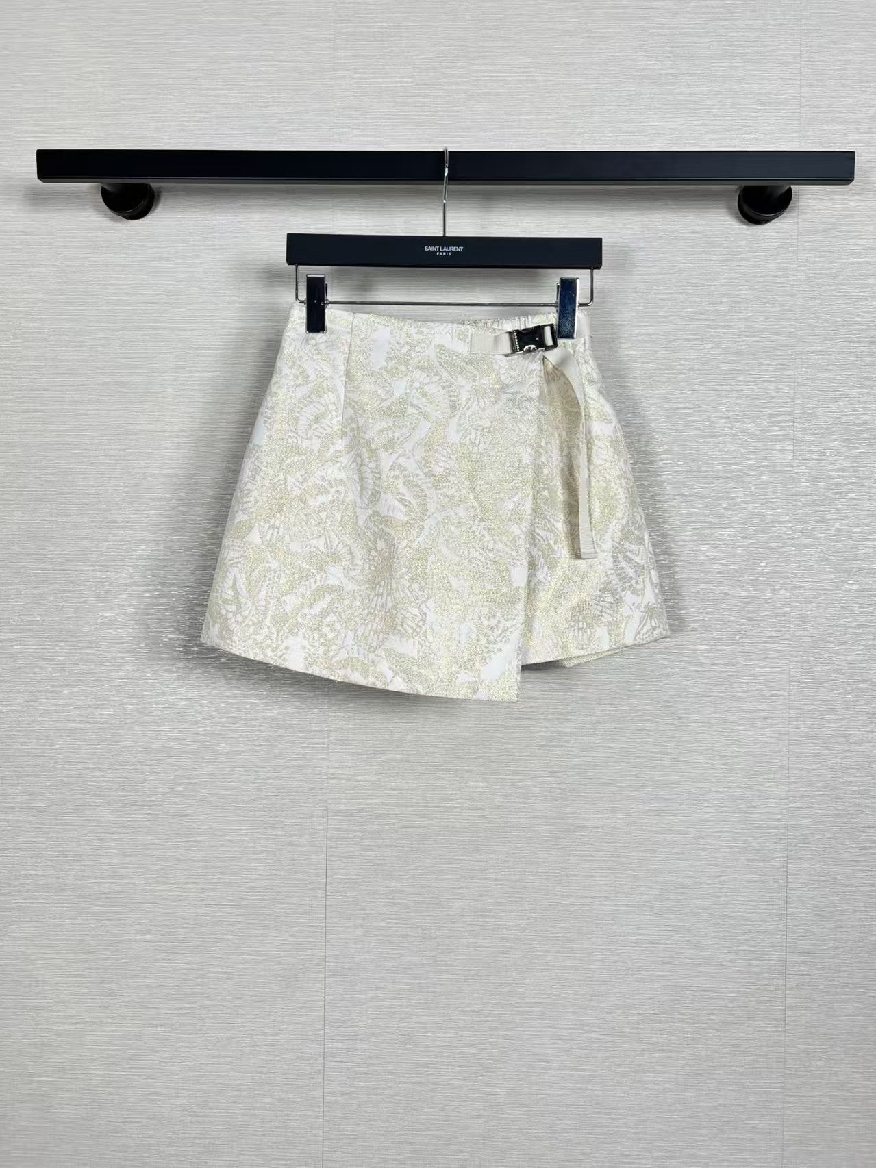 25SS Goldfarbener Schmetterlingsrock mit elastischer Taille