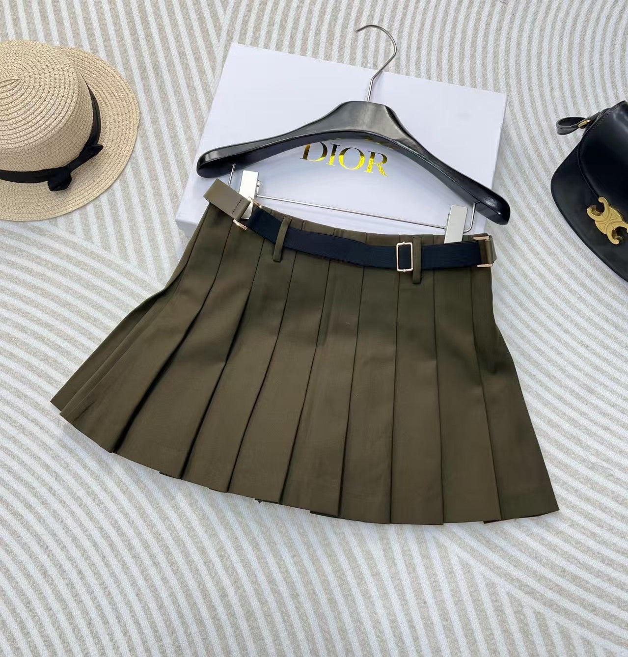 25 nouvelles jupes plissées à ceinture vert armée
