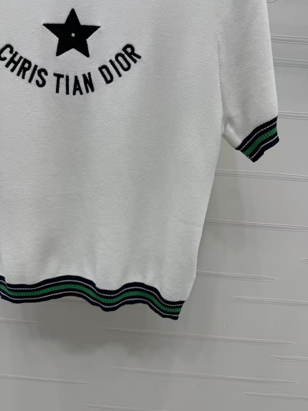 Kurze Ärmel aus Strick mit gesticktem Logo