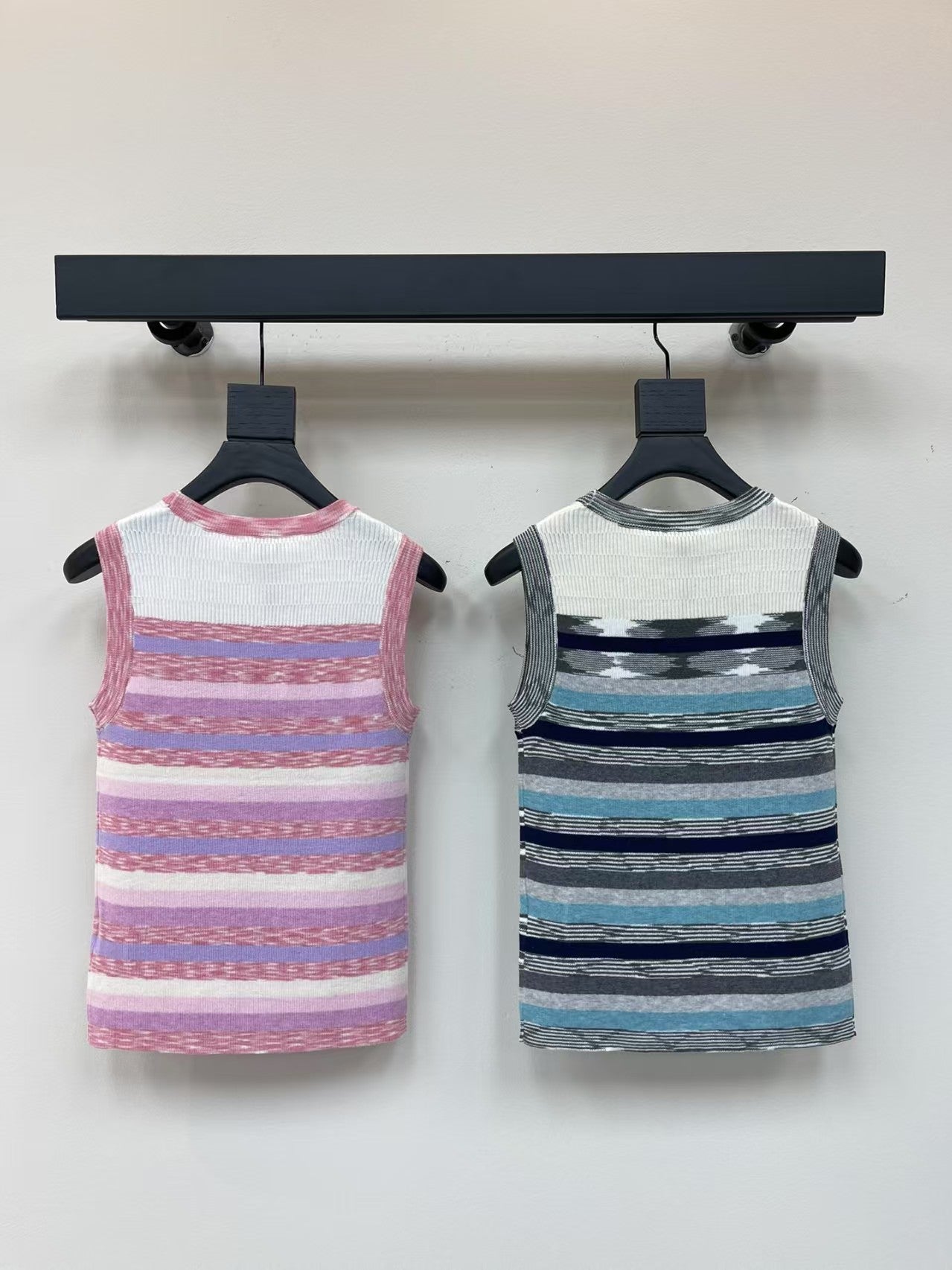 Gilet en tricot rayé