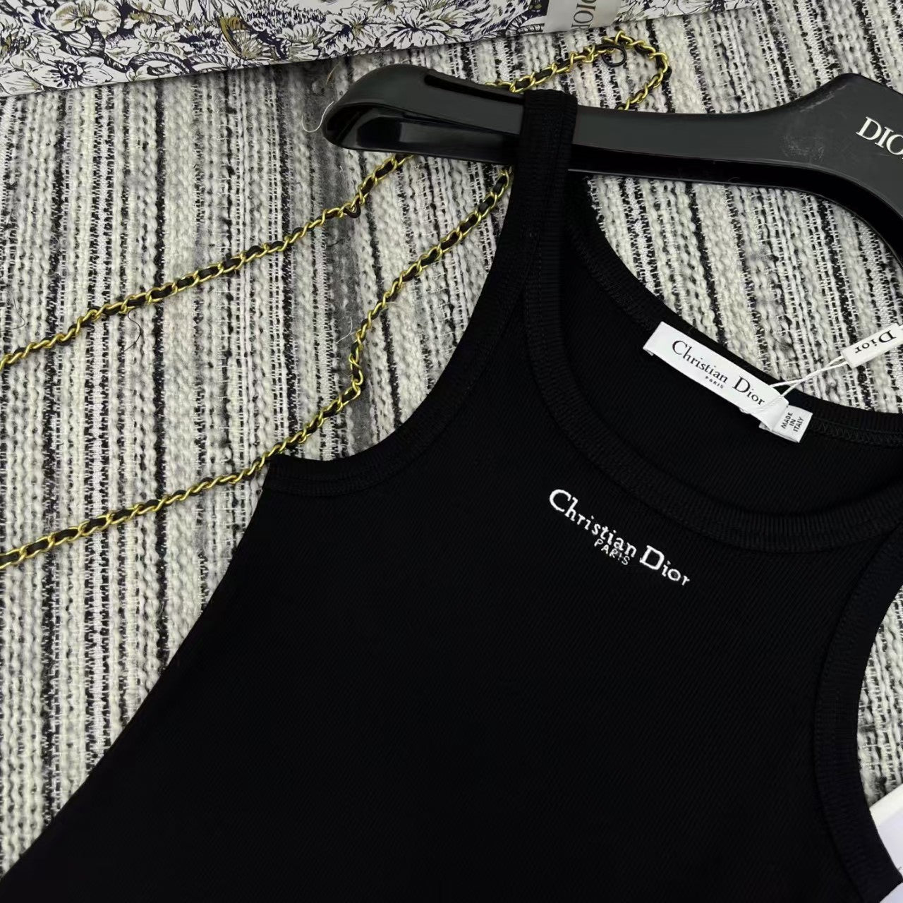 Camisole avec lettres brodées