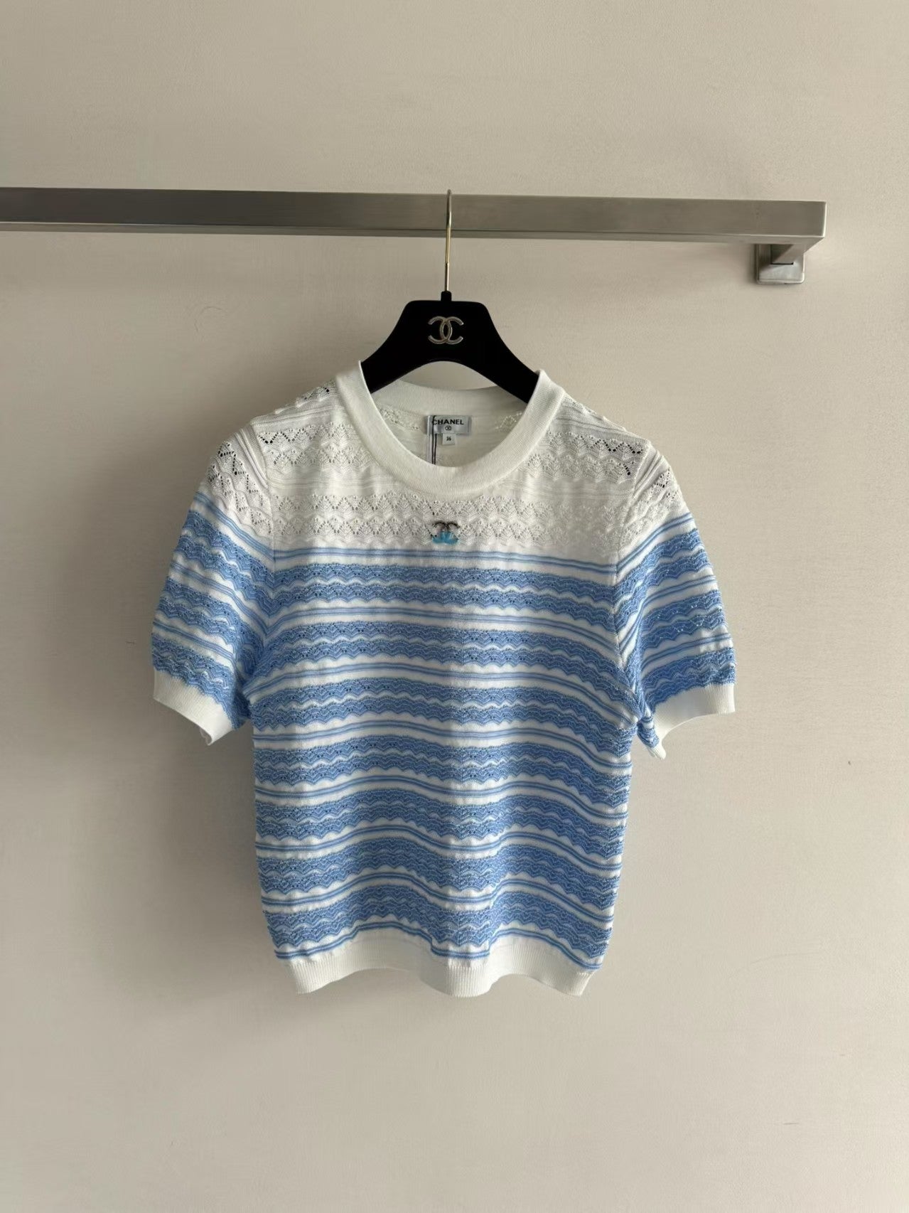 25 neue Kurzarmshirts