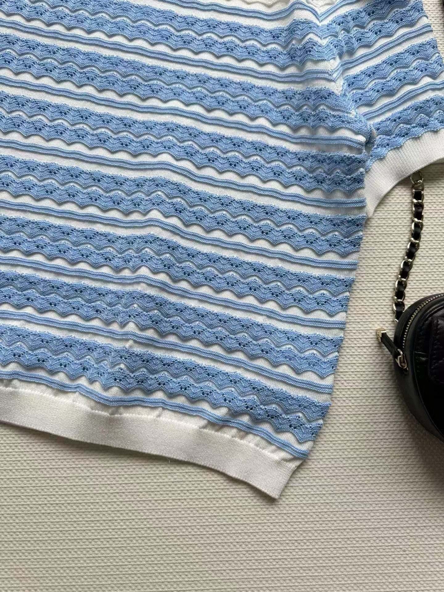 25 neue Kurzarmshirts