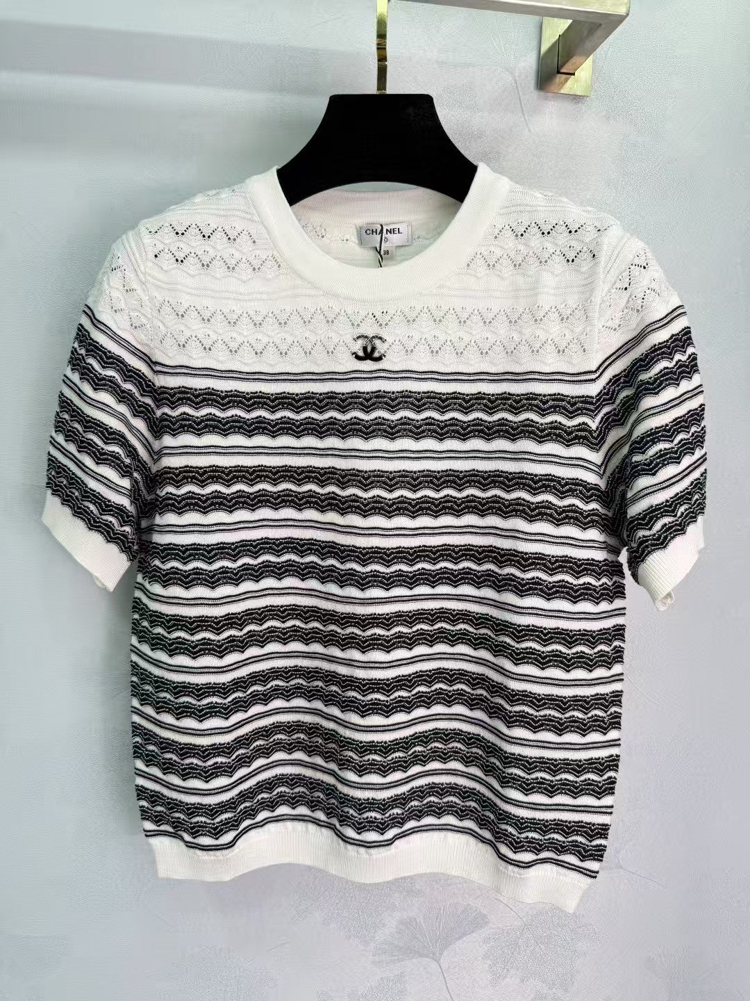 25 neue Kurzarmshirts