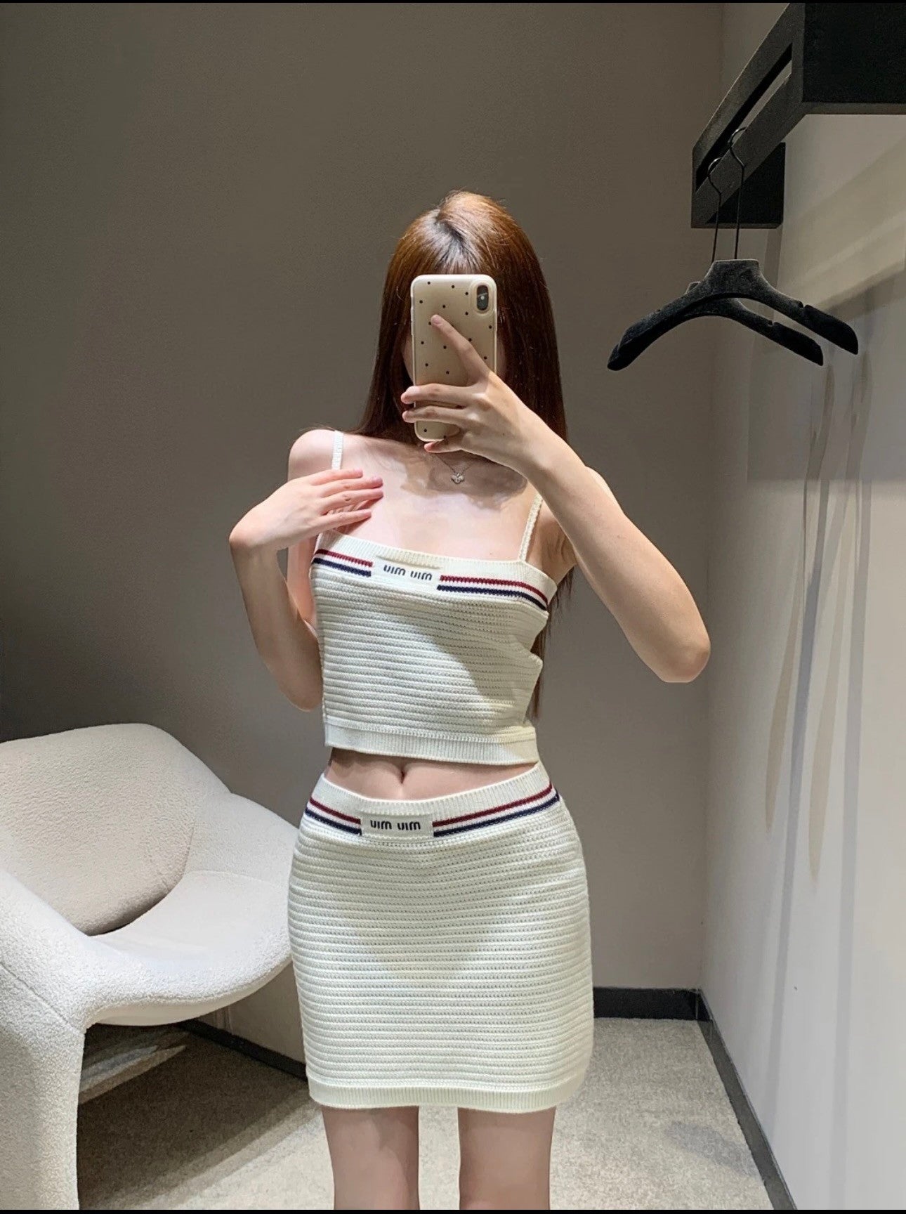 Ensemble caraco et mini-jupe en tricot sport-chic