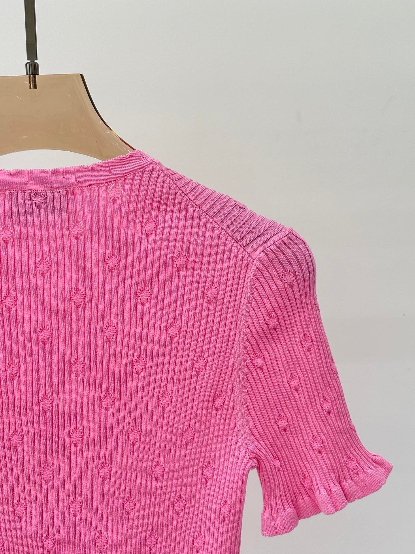 Simple slim fit knitted short sleeves