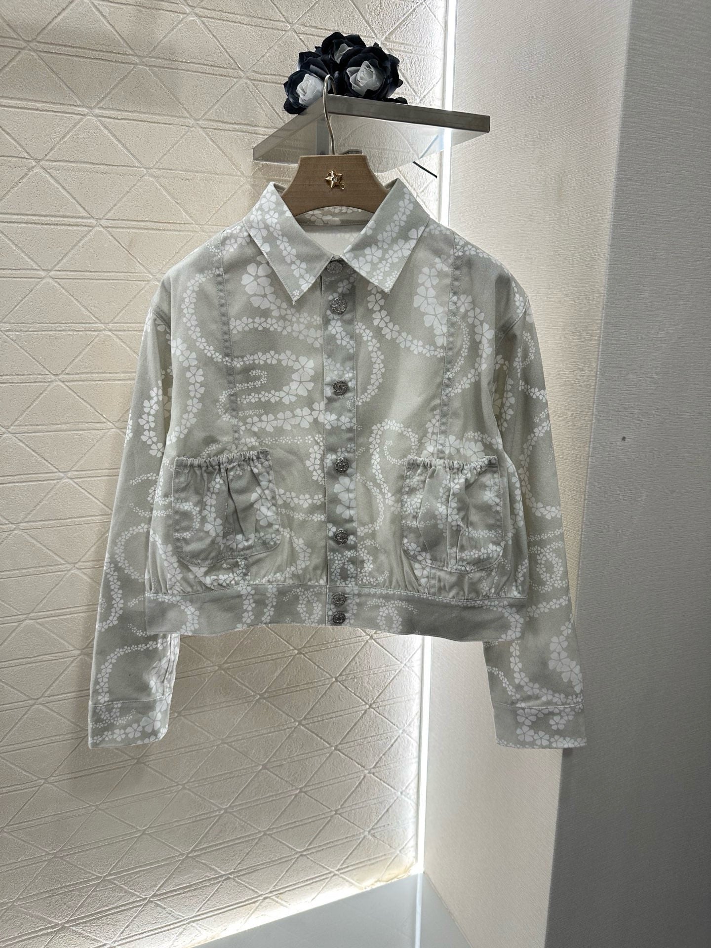 Denim jacket uses 3D direct printing