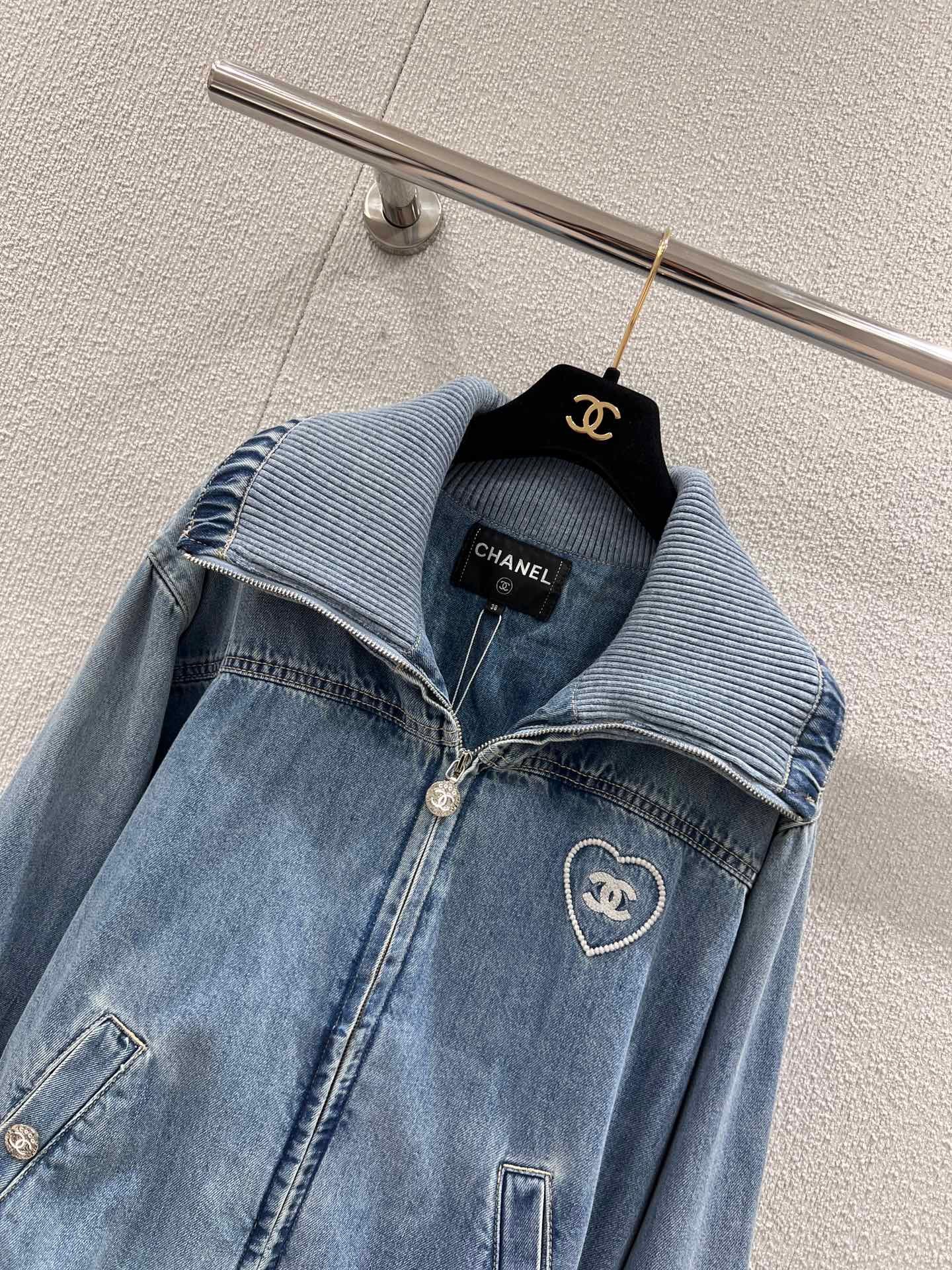 Denim à revers brodé en forme de cœur, série Beach