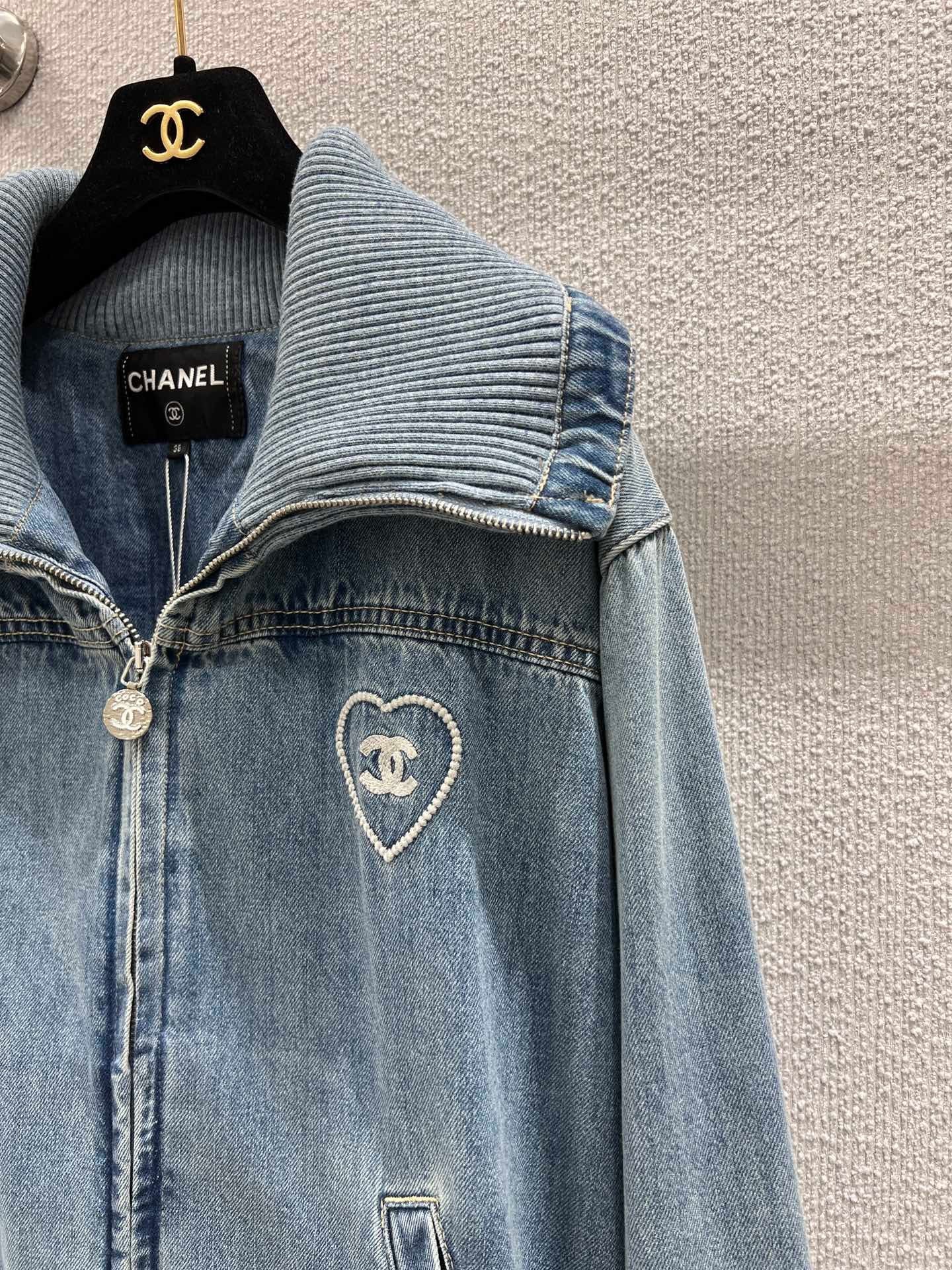 Denim à revers brodé en forme de cœur, série Beach