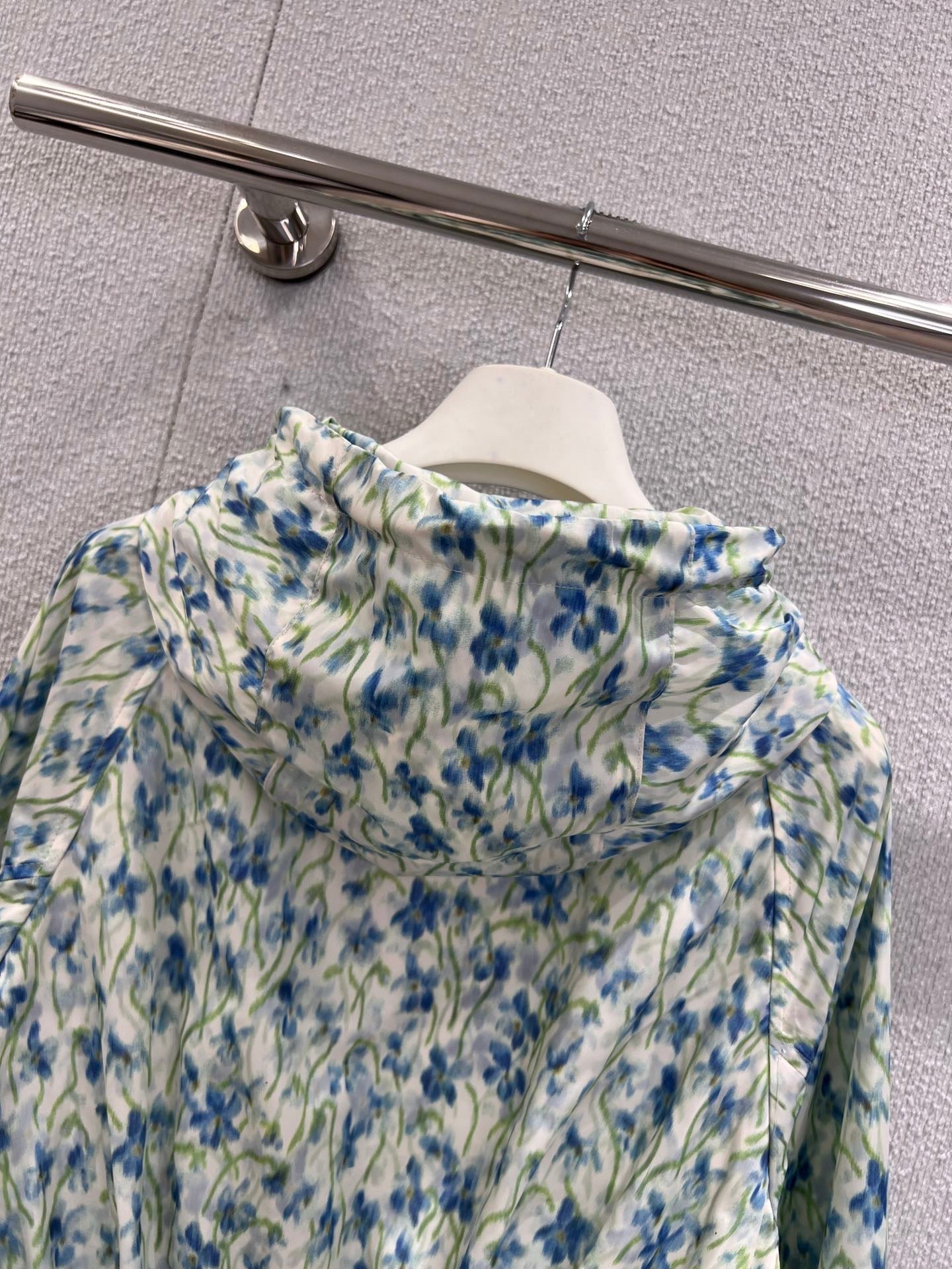 Early Autumn New Light Blue Floral Hooded Jacket