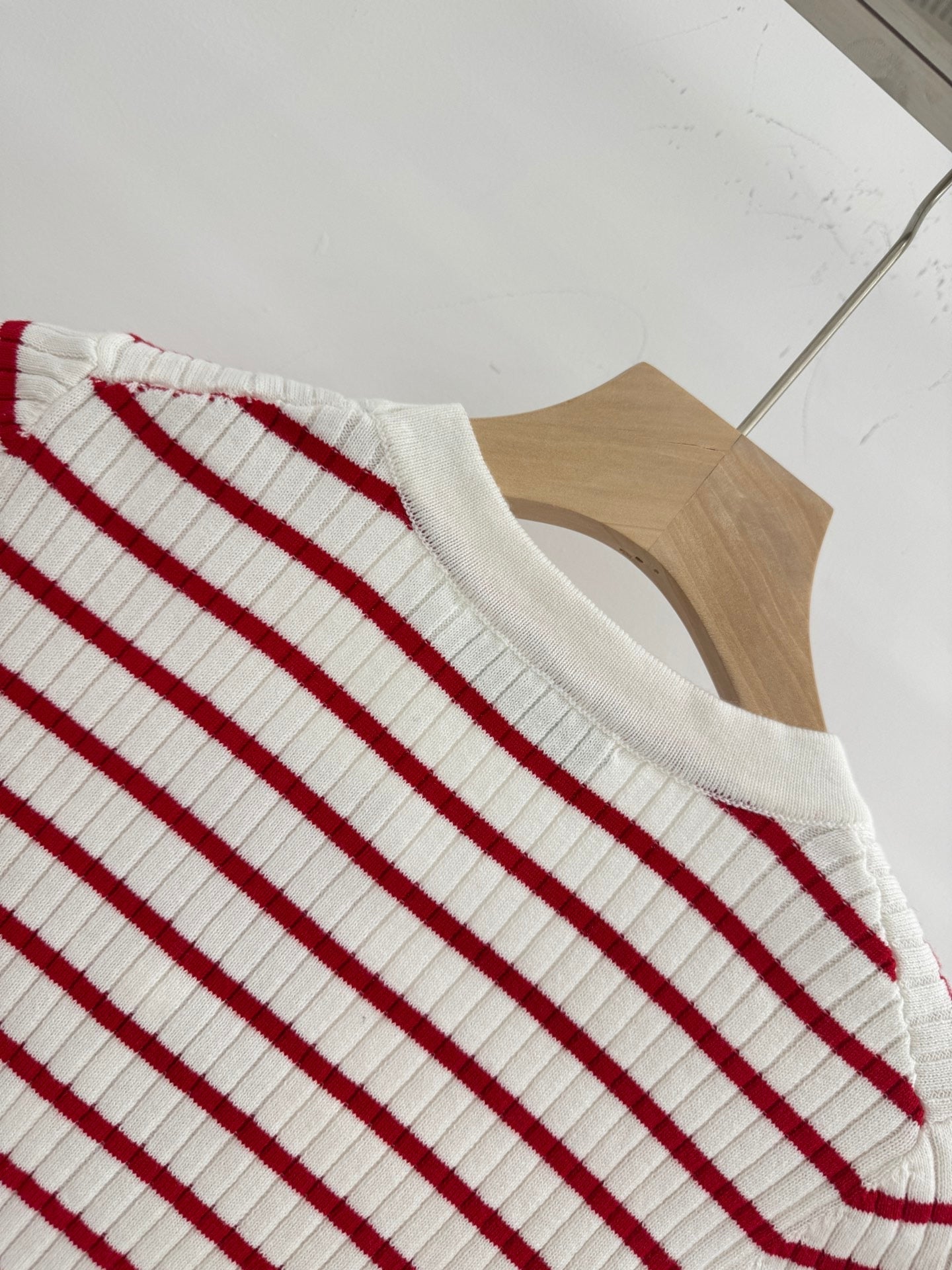 25 Spring and Autumn new style, striped knitted small cardigan