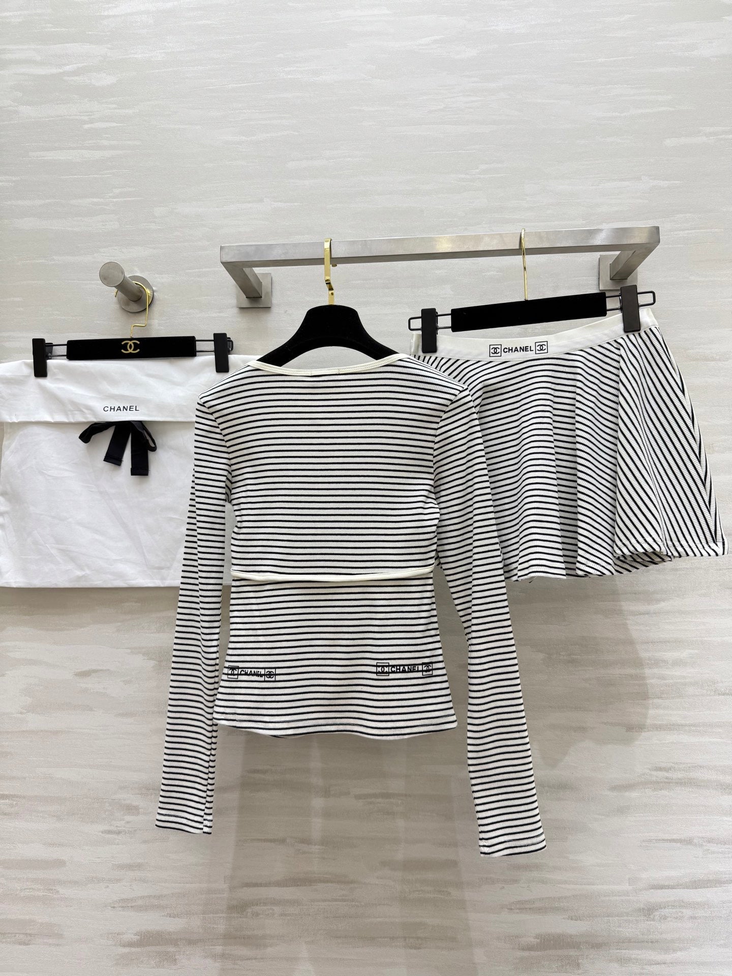 Costume en coton rayé