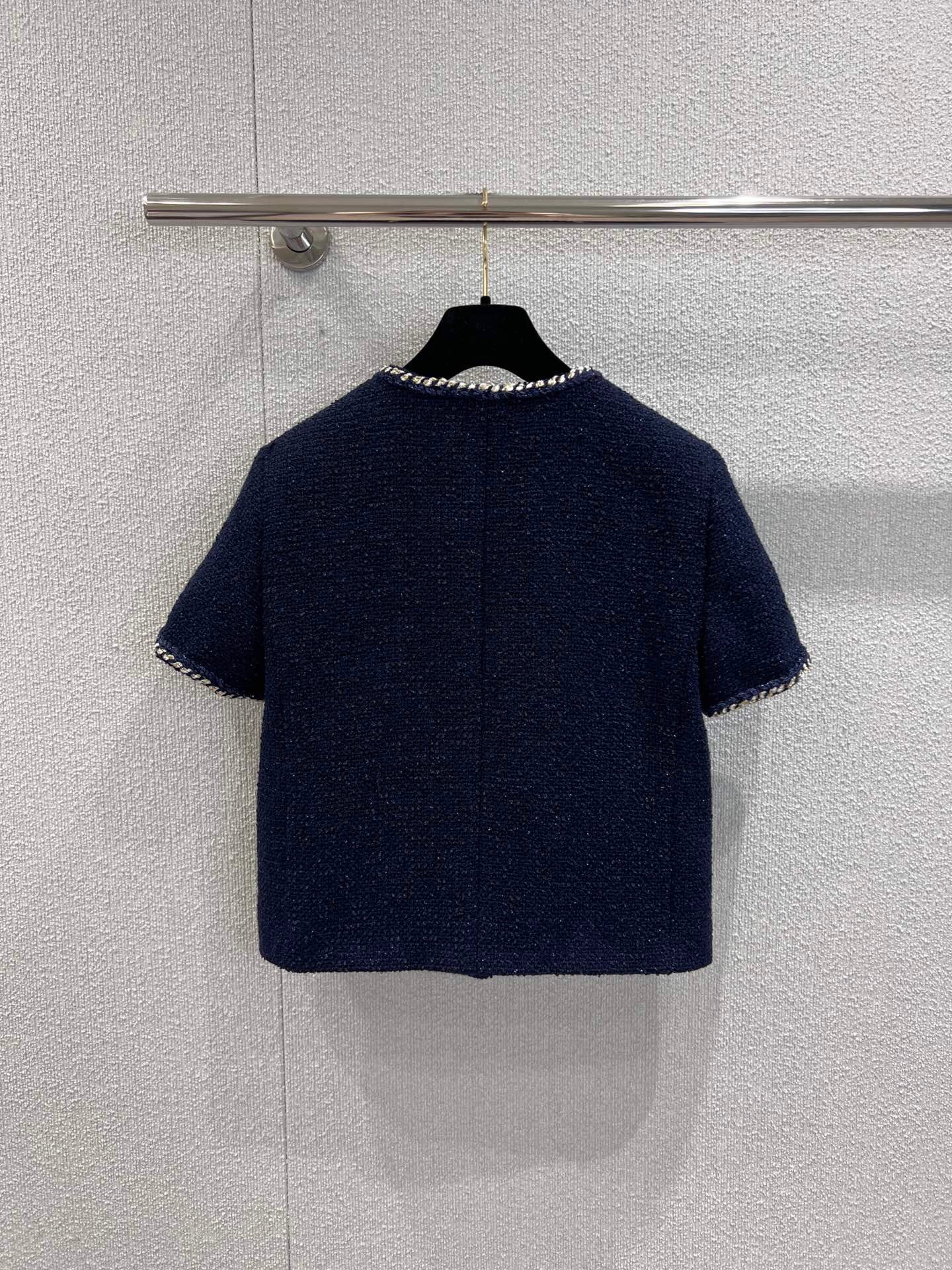 Banded hem short-sleeved bouclé jacket