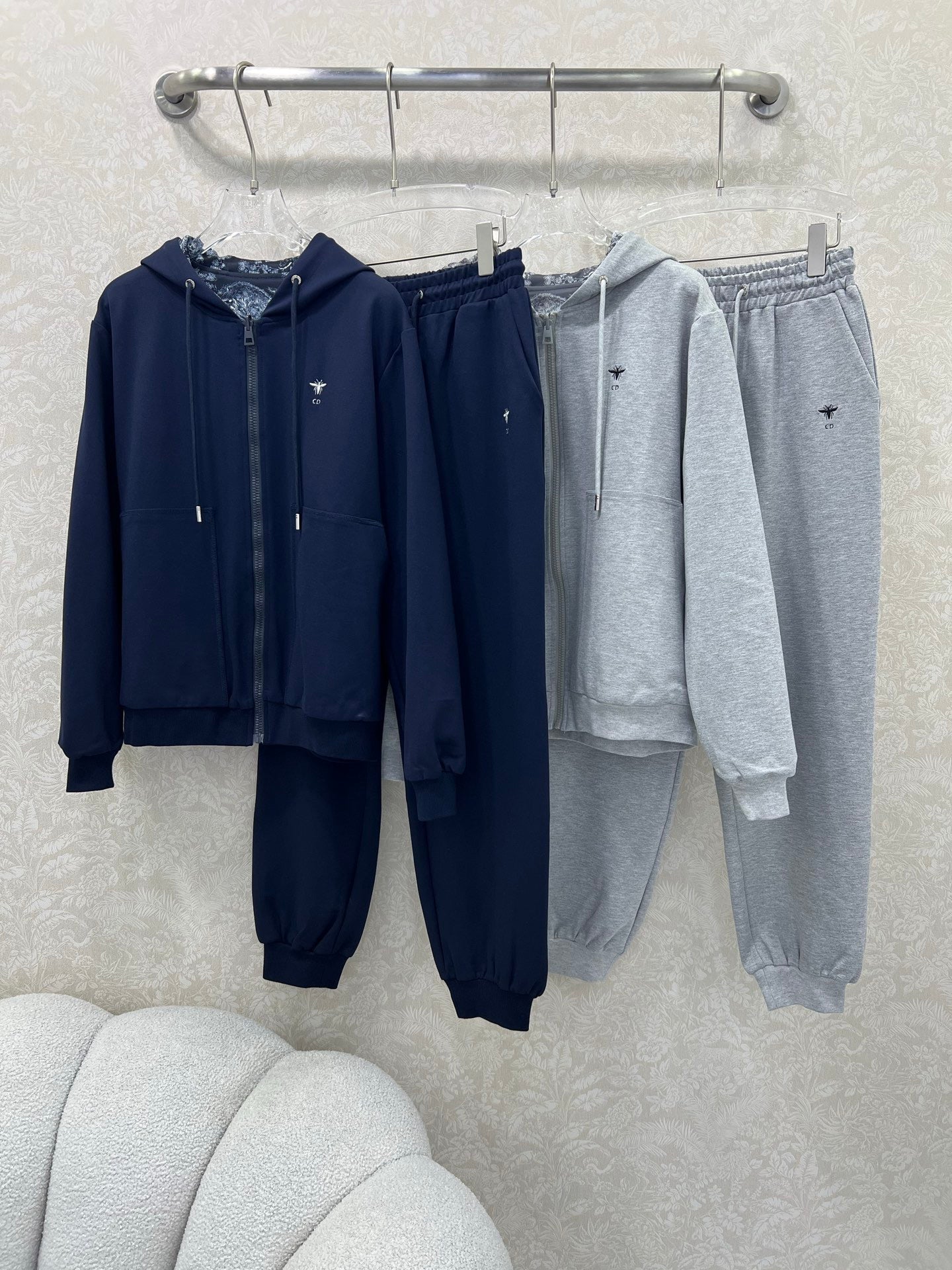 Double-sided hooded zipper + wide-leg combination