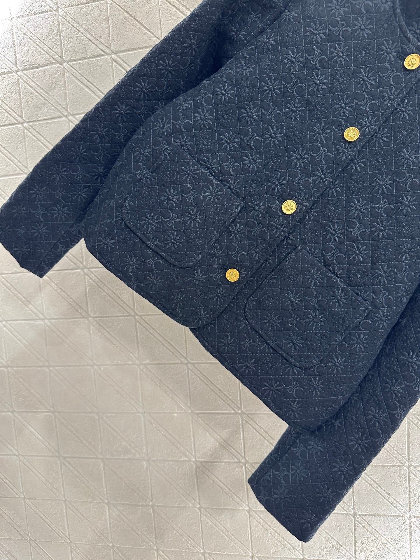 Round neck jacquard