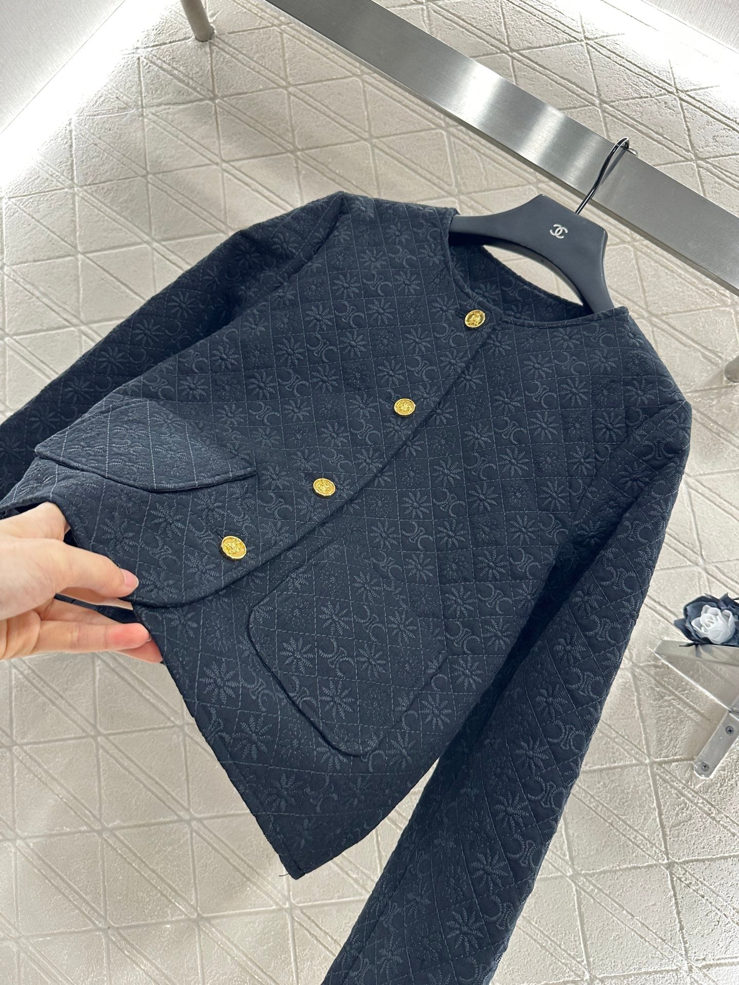 Round neck jacquard
