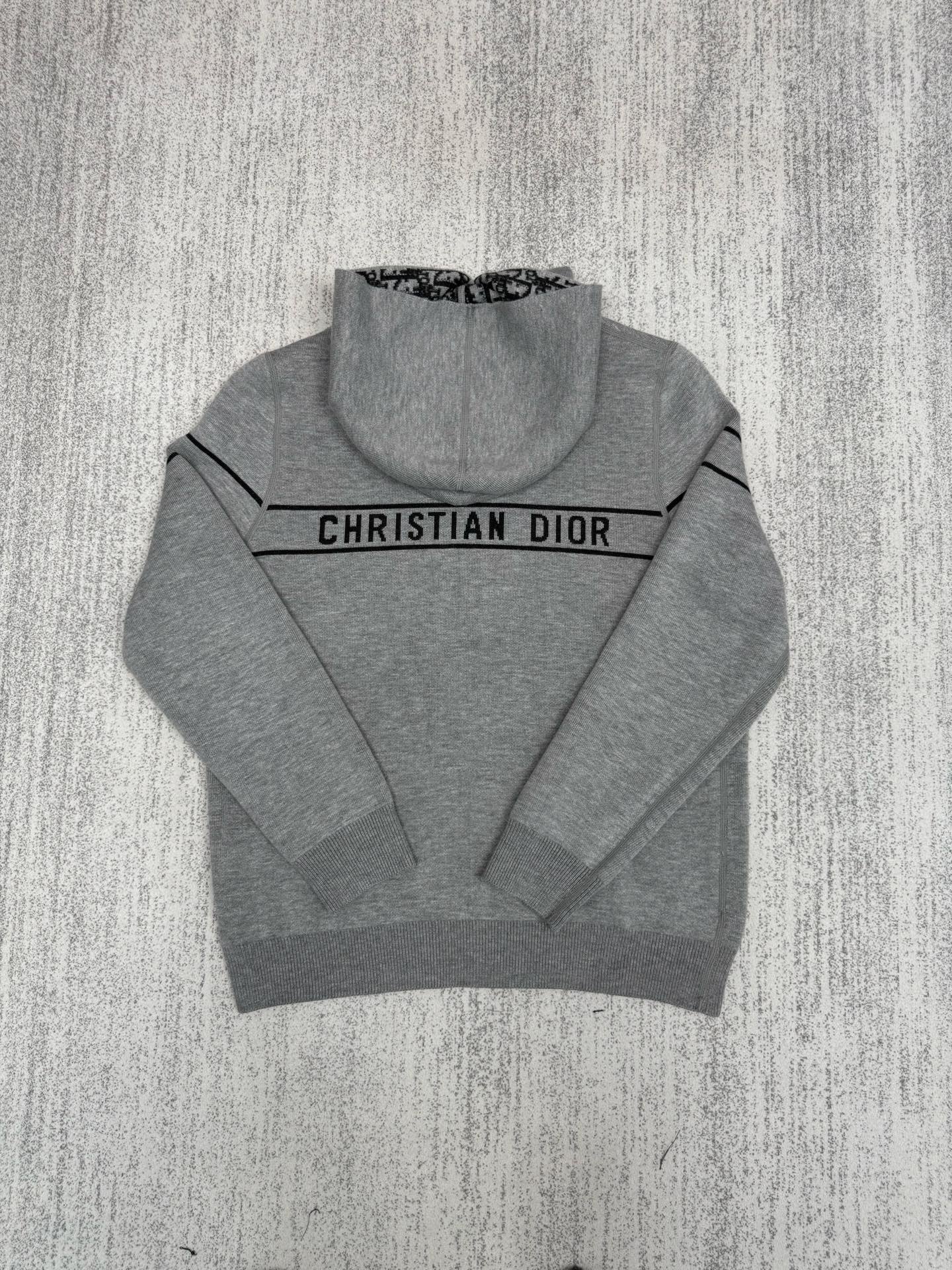 Reversible knitted jacket