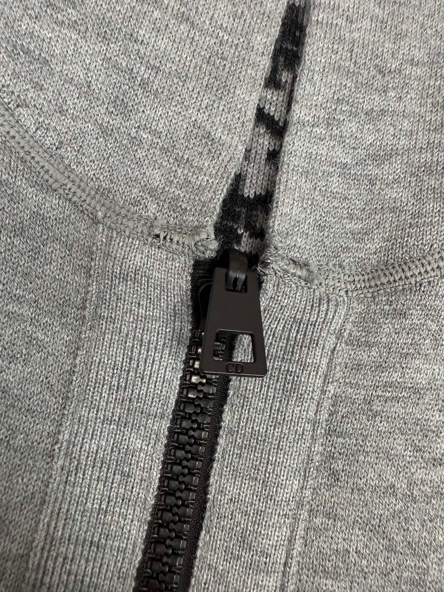 Reversible knitted jacket