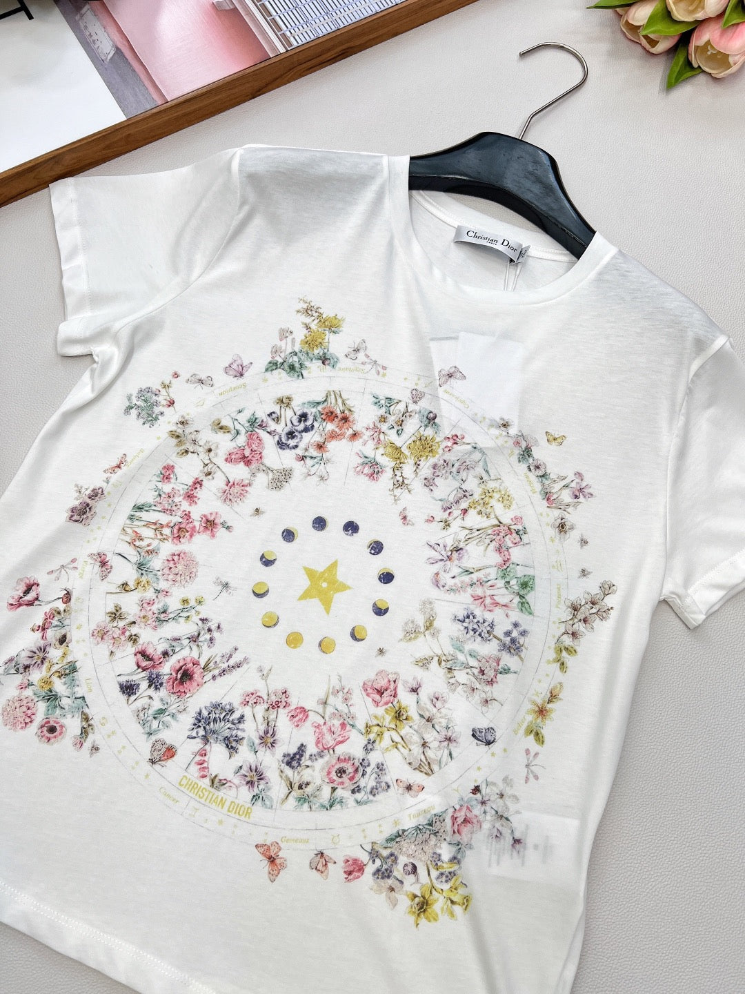 Floral five-pointed star print round neck short sleeves