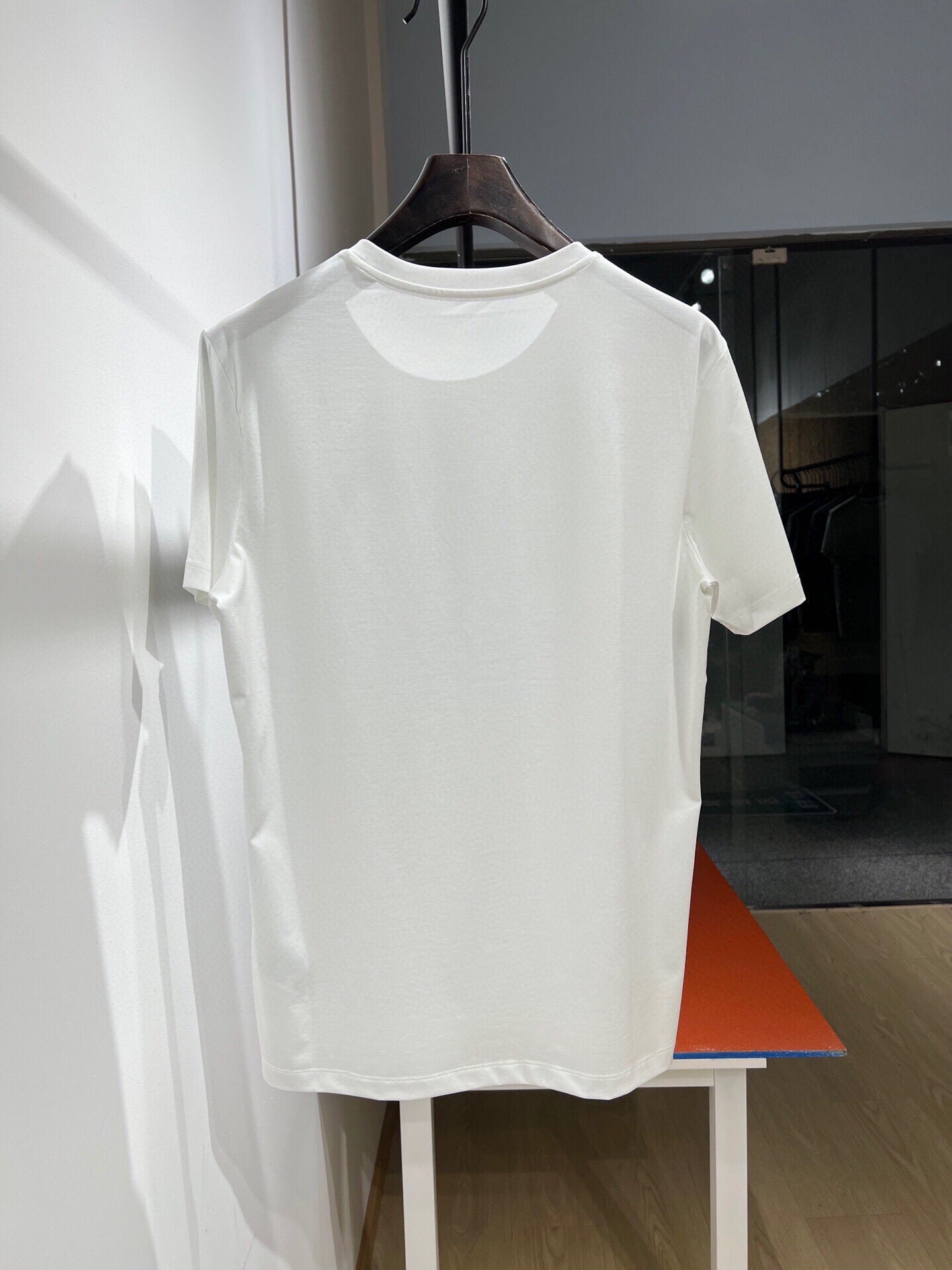 🔥24FW NOUVEAU T-shirt DV MEDUSA avec élément avatar incrusté de strass colorés