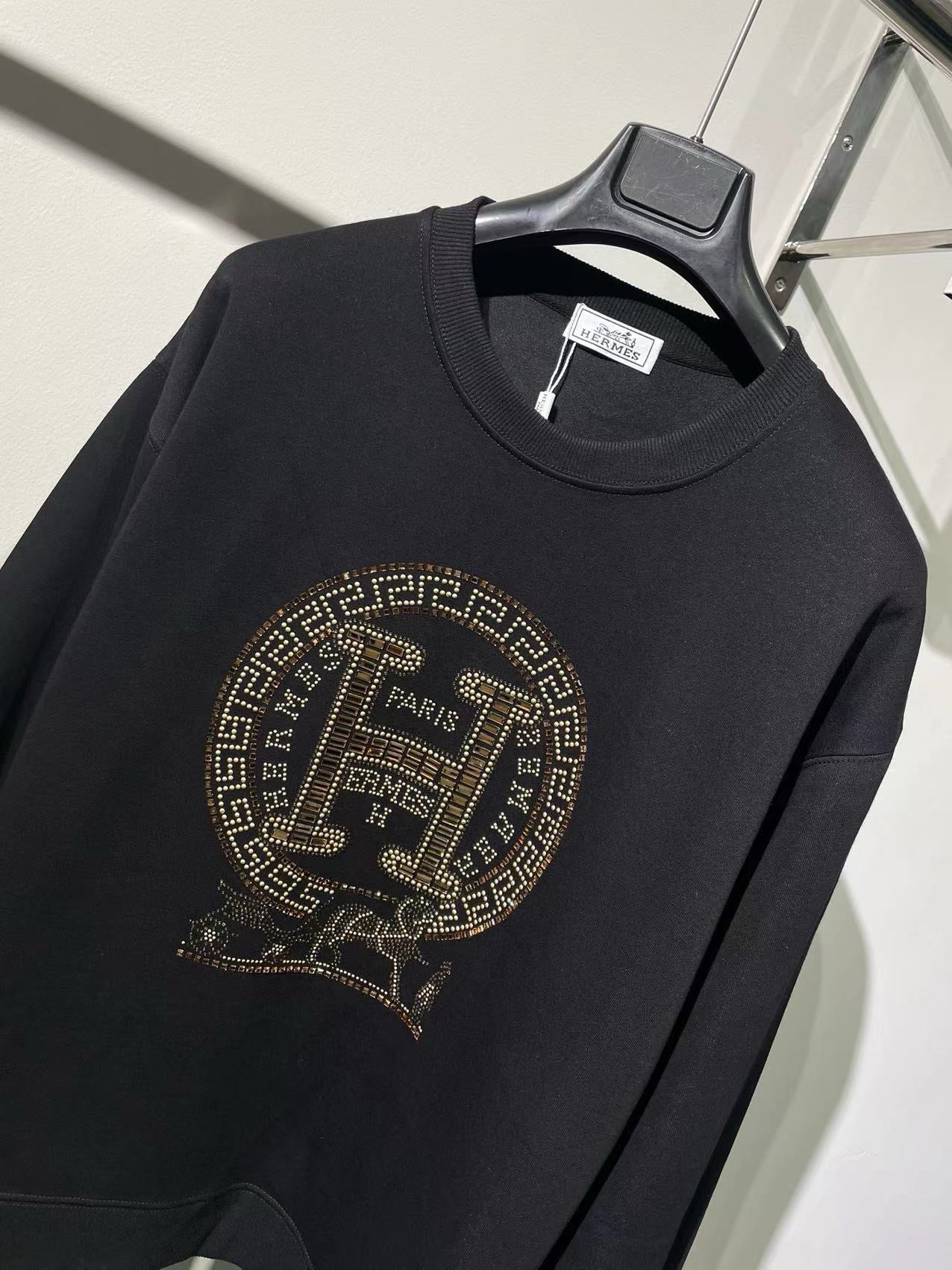 Sweatshirt mit Perlen