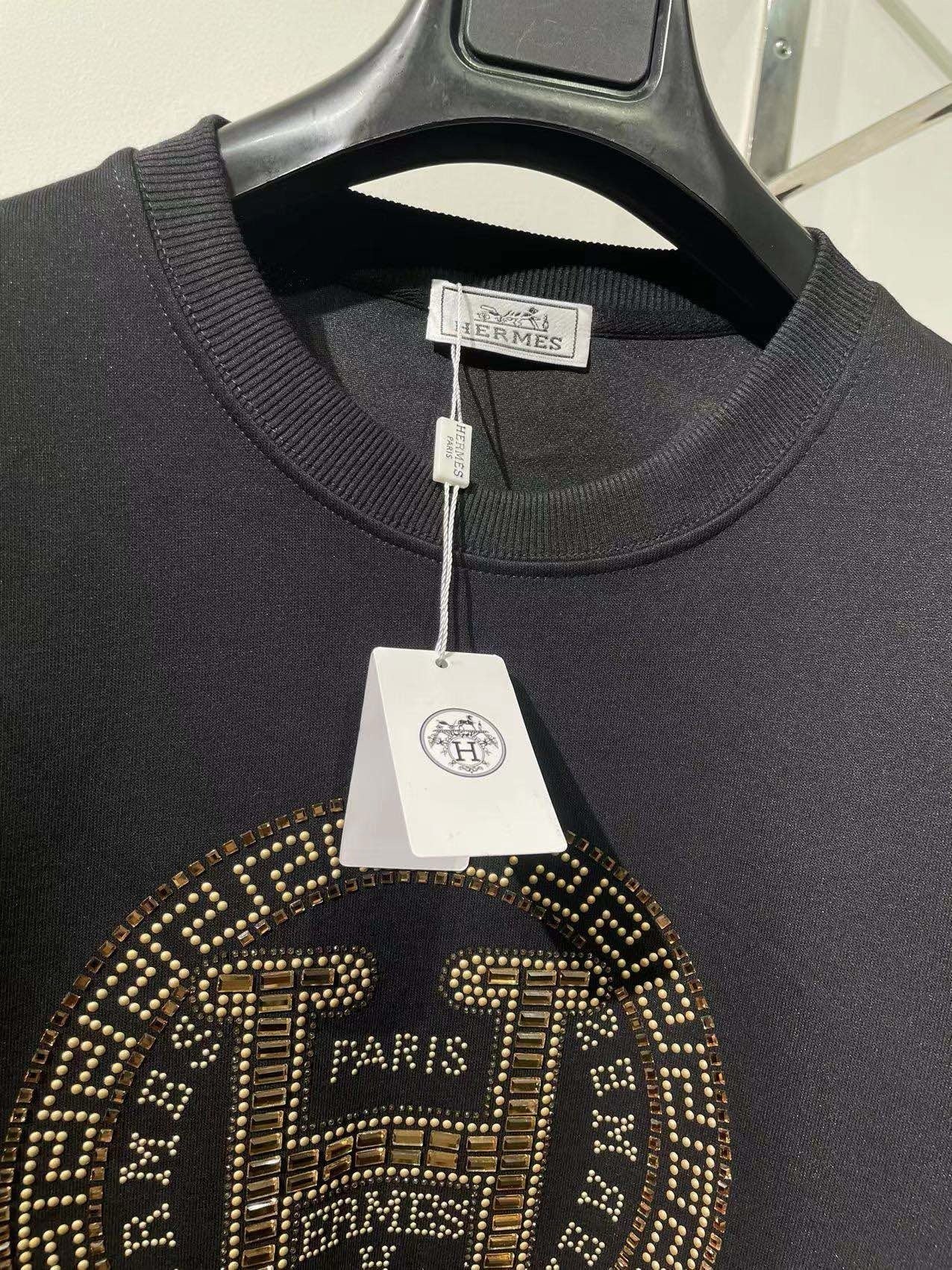 Sweatshirt mit Perlen