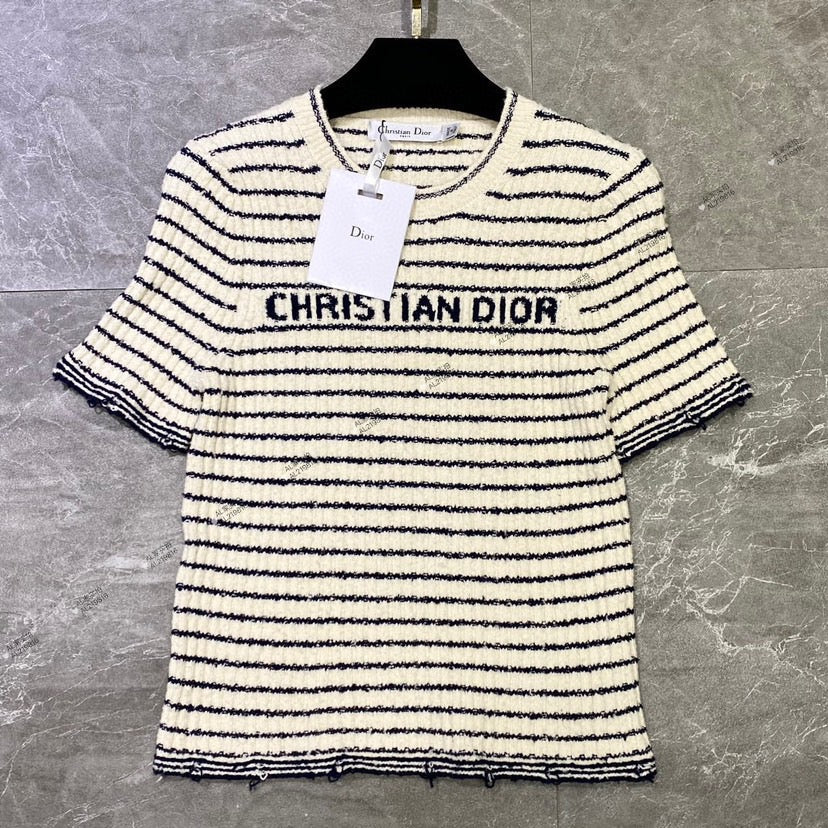 Crew neck short sleeve knitted top